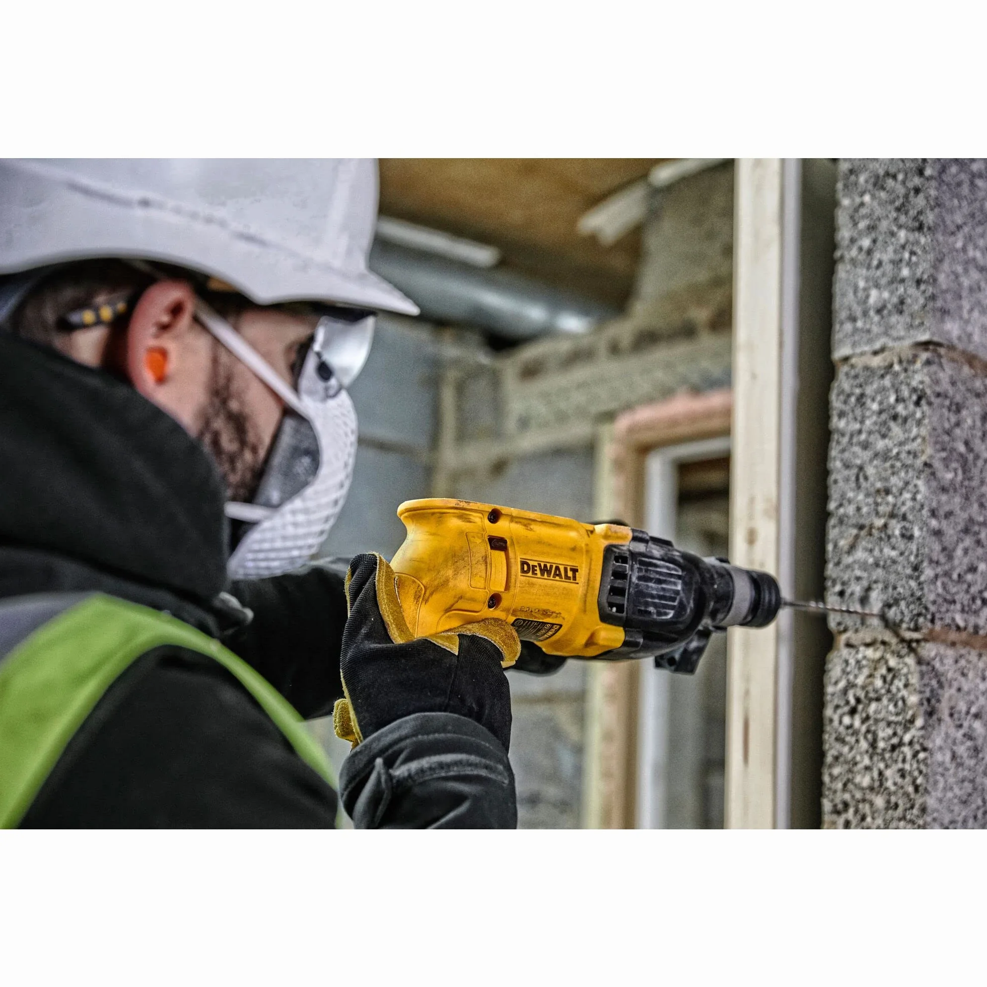 DeWalt D25033K-QS D25033K SDS-plus młot udarowo-obrotowy 22 mm, 710 W, 230 V, czarny, żółty