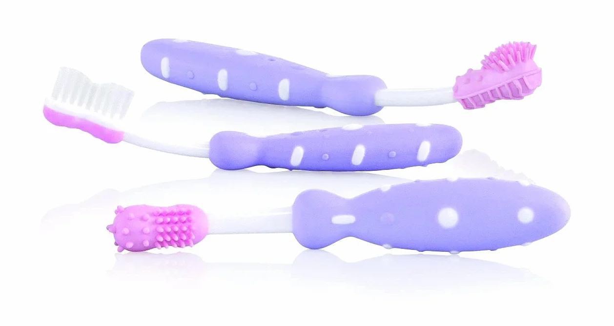 Nuby ID754 3-częściowy zestaw szczoteczek do zębów (kolor mogą się różnić)