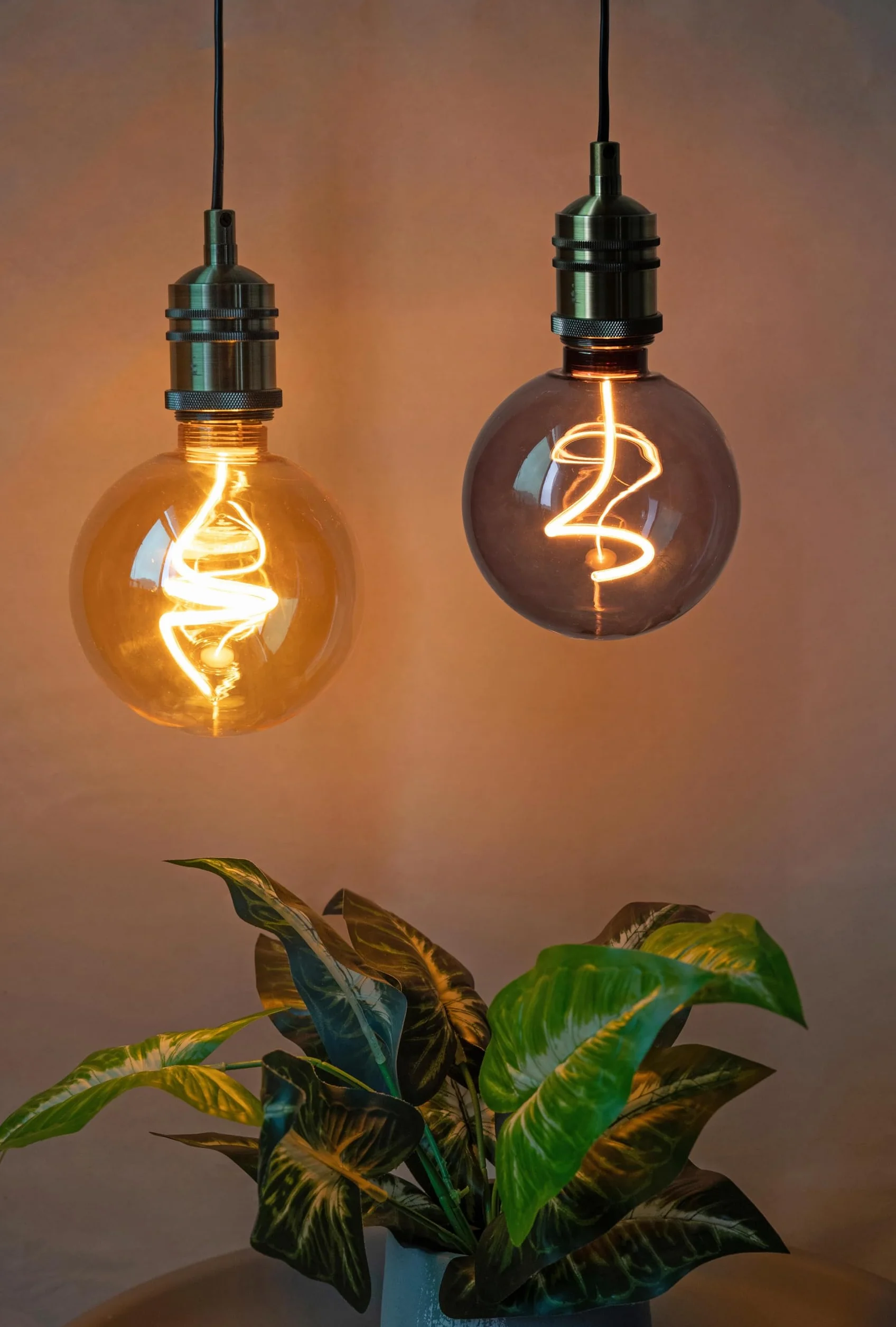 greenandco 4 x żarówka LED w stylu vintage do nastrojowego oświetlenia | ściemniana | E27 G125 | 4,9 W 200 lm | złota | 1800 K ekstra ciepła biel | 320° | 230 V | bez migotania