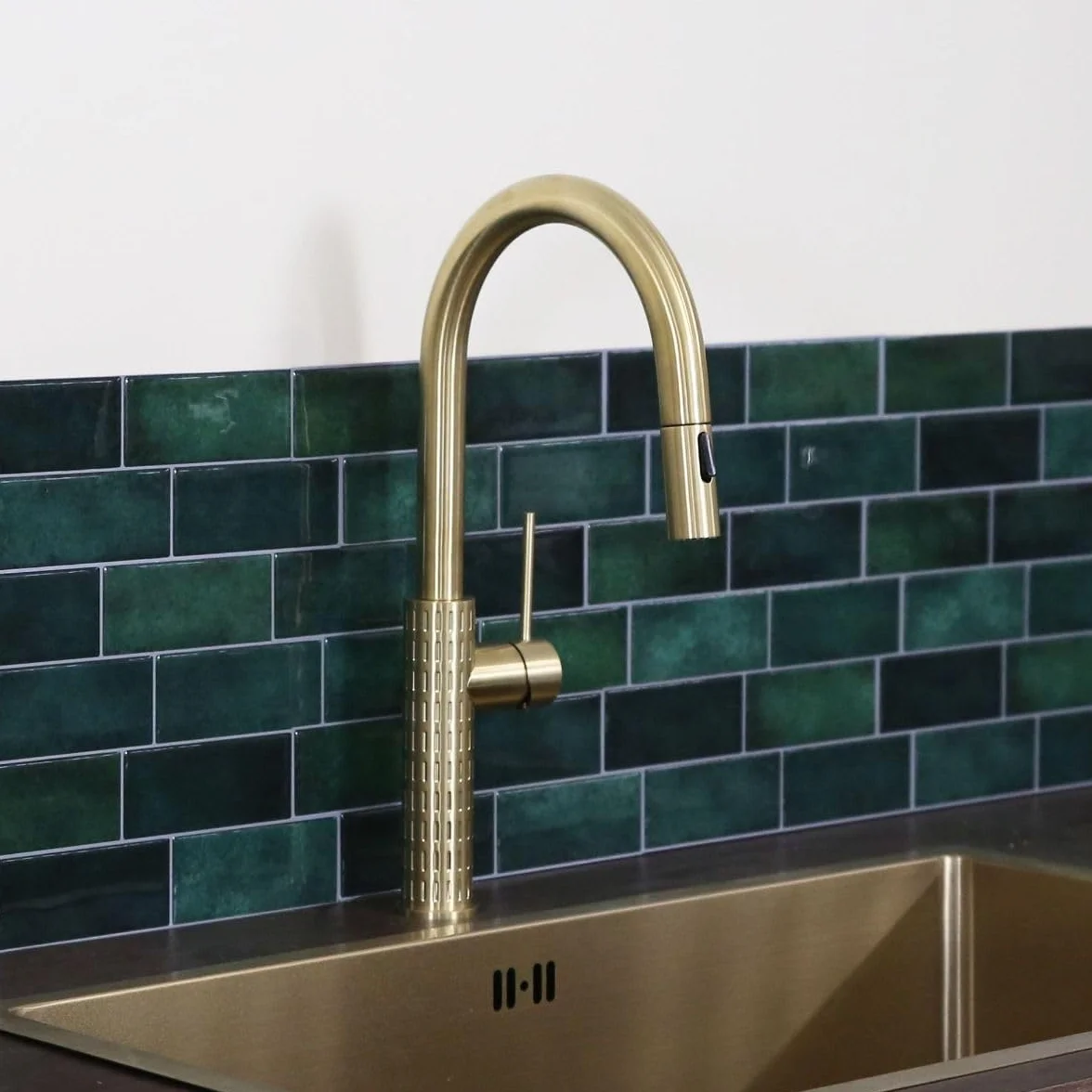 Essebagno Bateria zlewozmywakowa Architek z wyjmowanym prysznicem szczotkowanym złotym wykończeniem