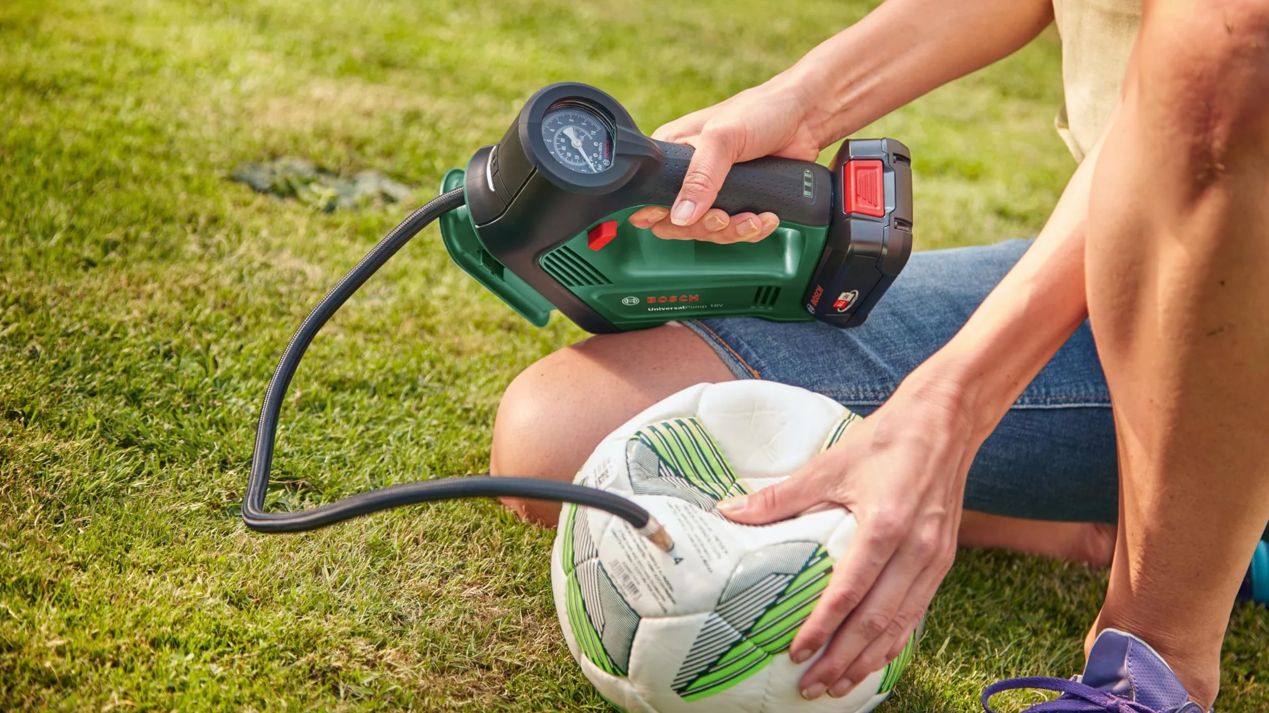 Bosch Sprężarka powietrza 18V 150 PSI 10.3 bar