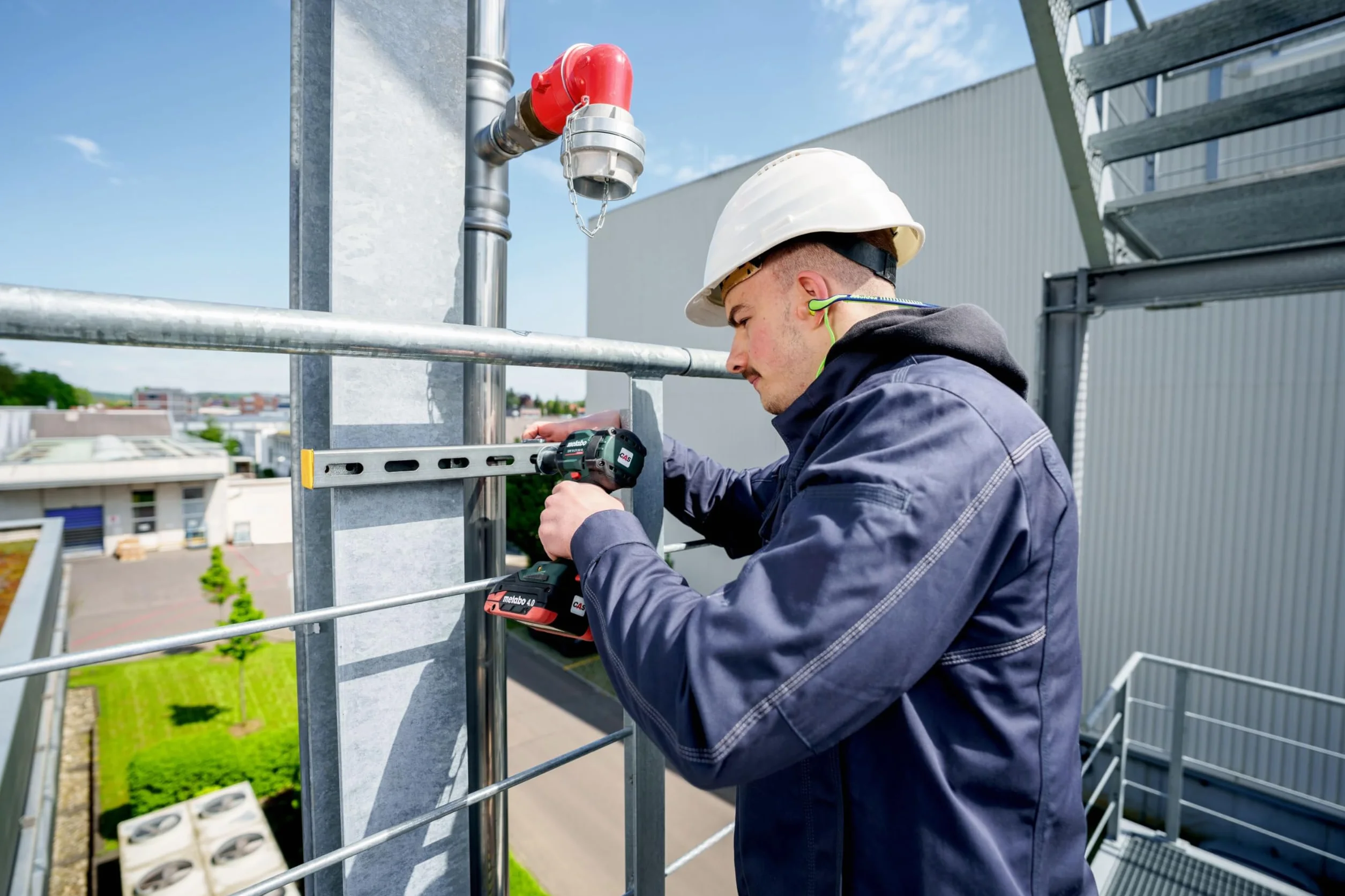 metabo Akumulatorowa wkrętarka udarowa SSW 18 LTX 550 BL – 18 V, 550 Nm, 1/2" czworokątna – bezszczotkowa, poręczna, LED, do budowy drewna, wymiany opon, montażu przemysłowego – w zestawie 2
