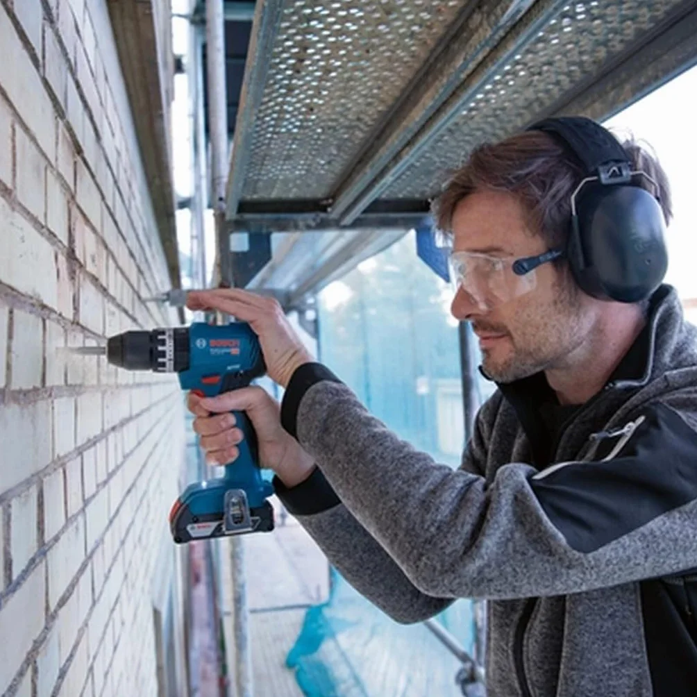 Bosch Professional system 18V: akumulatorowa wiertarko-wkrętarka udarowa GSB 18V-45 (3 akumulatory ProCORE18V 4.0Ah, ładowarka GAL 18V-40, walizka L-Case)