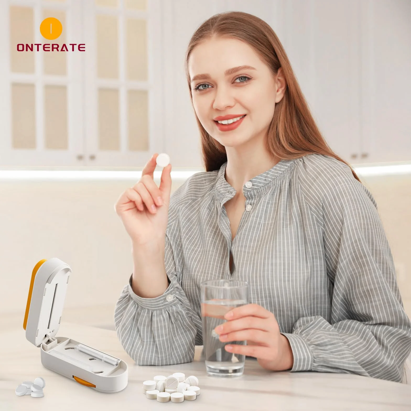 ONTERATE Pill Cutter Splitter do Tabletek, Regulowany Rozdzielacz z Ukrytym Ostrzem, Przecinacz na Pół (Pomarańczowy)