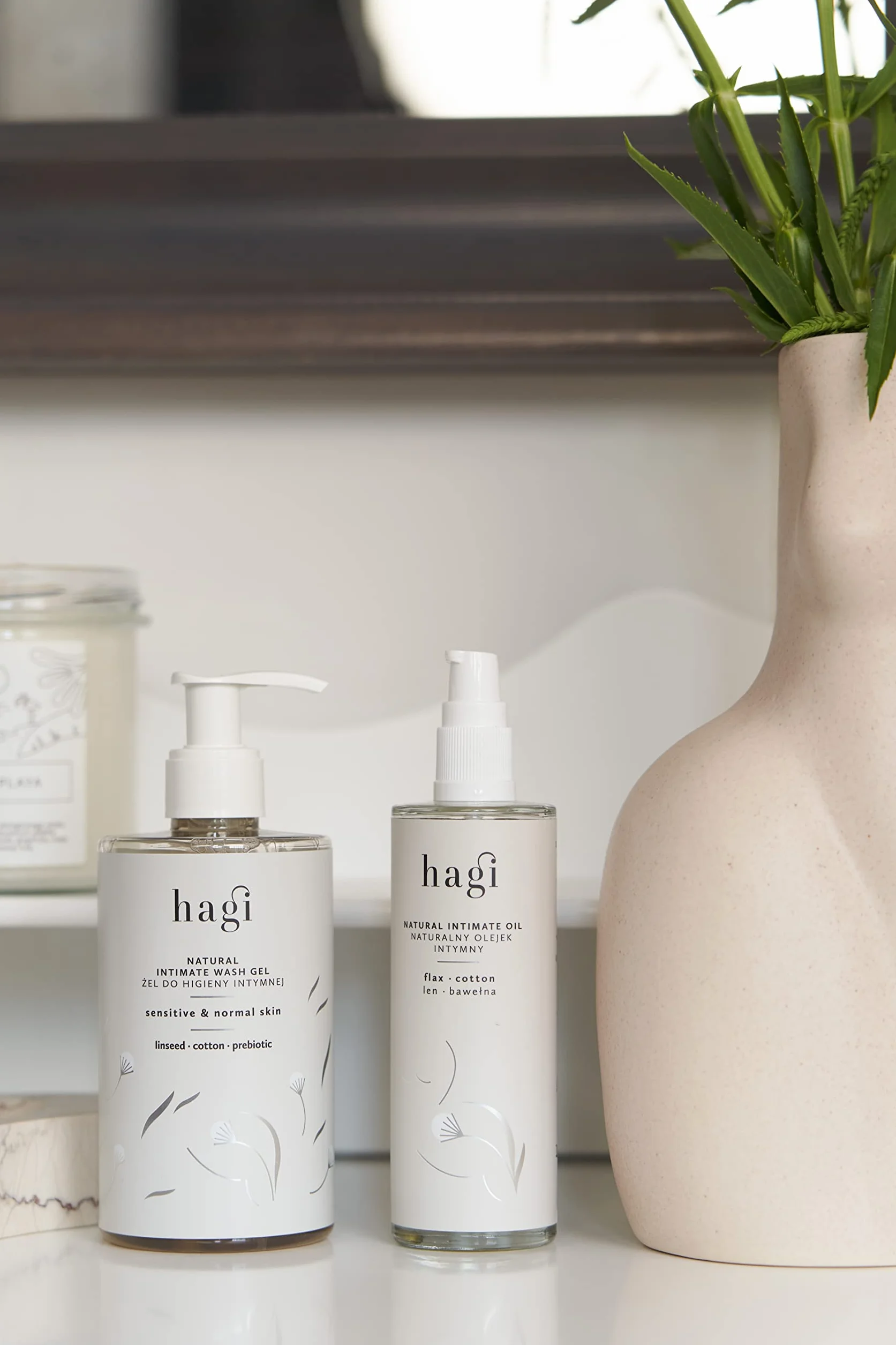Hagi Naturalny Olejek Intymny | Pielęgnacja intymna, po goleniu i depilacji | Nawilża skórę | z olejem lnianym, olejem z bawełny i olejem makadamia | Olejek do masażu | Wegański | 100 ml