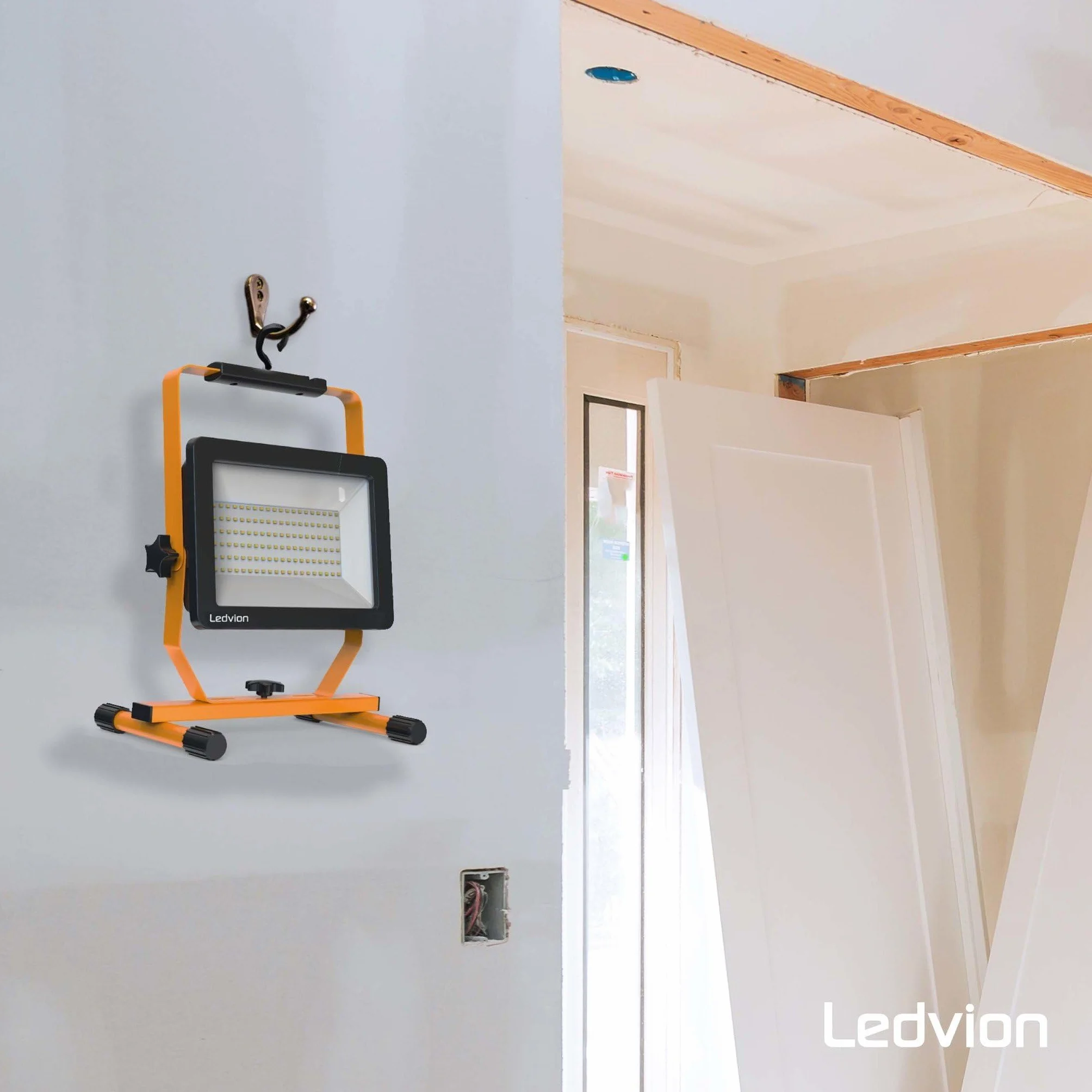 Ledvion Lampa budowlana LED, IP65, 100 W, 120 lm/W, 12000 lumenów, 6500 K, w zestawie kabel przyłączeniowy 1,5 m, lampa zewnętrzna