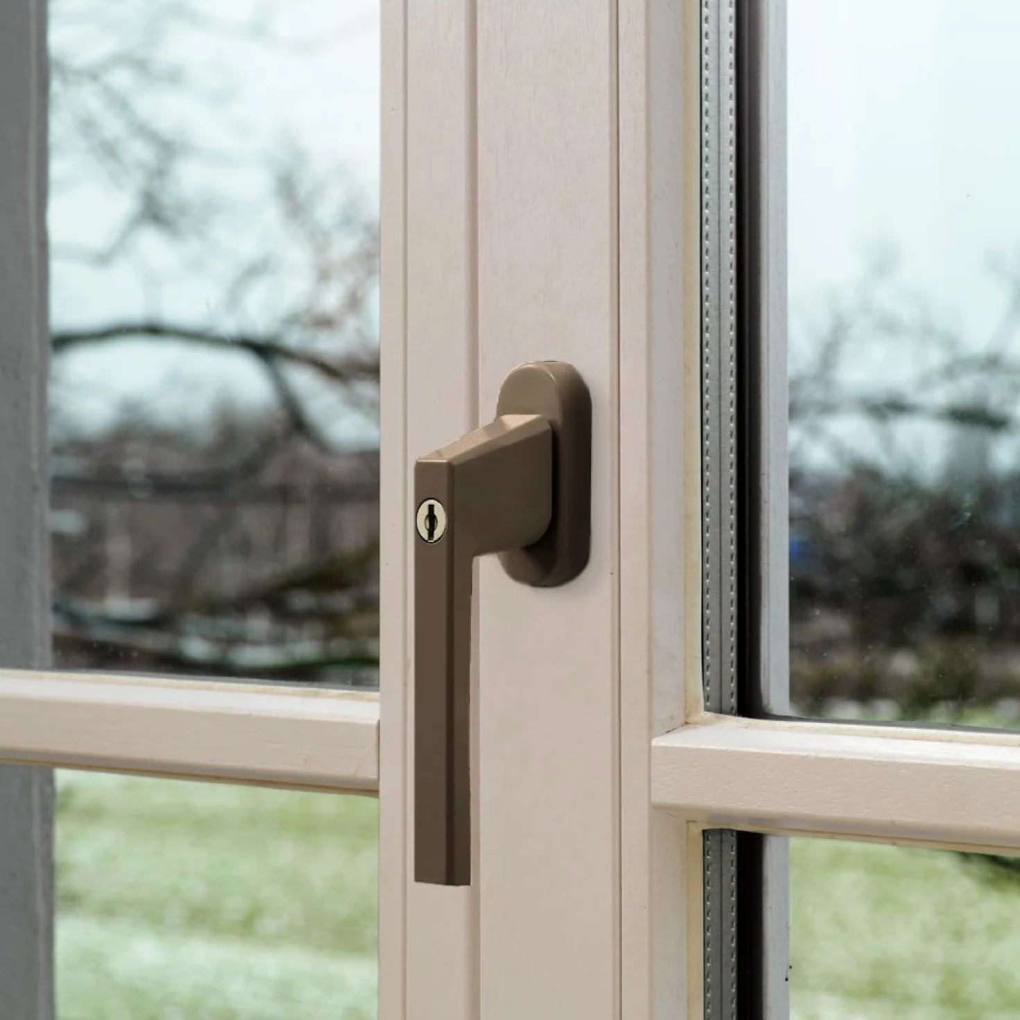 ABUS Zamykana klamka okienna FG110 - gałka okienna z cylindrem ciśnieniowym, równocześnie zamykająca - poziom bezpieczeństwa ABS 2-59222 - brązowy