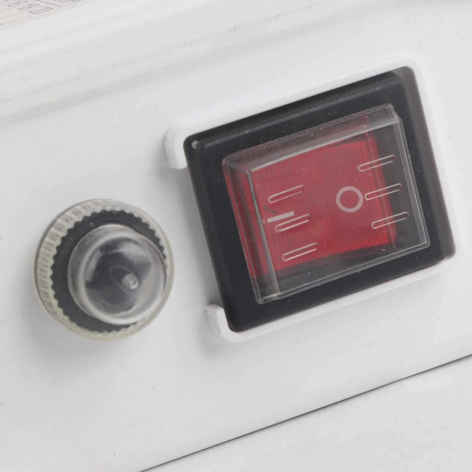Skrzynka sterująca do zanurzeniowej pompy wodnej, wbudowana skrzynka sterująca do pompy wodnej chroniącej ciepło (750 W, wtyczka UE 220 V)