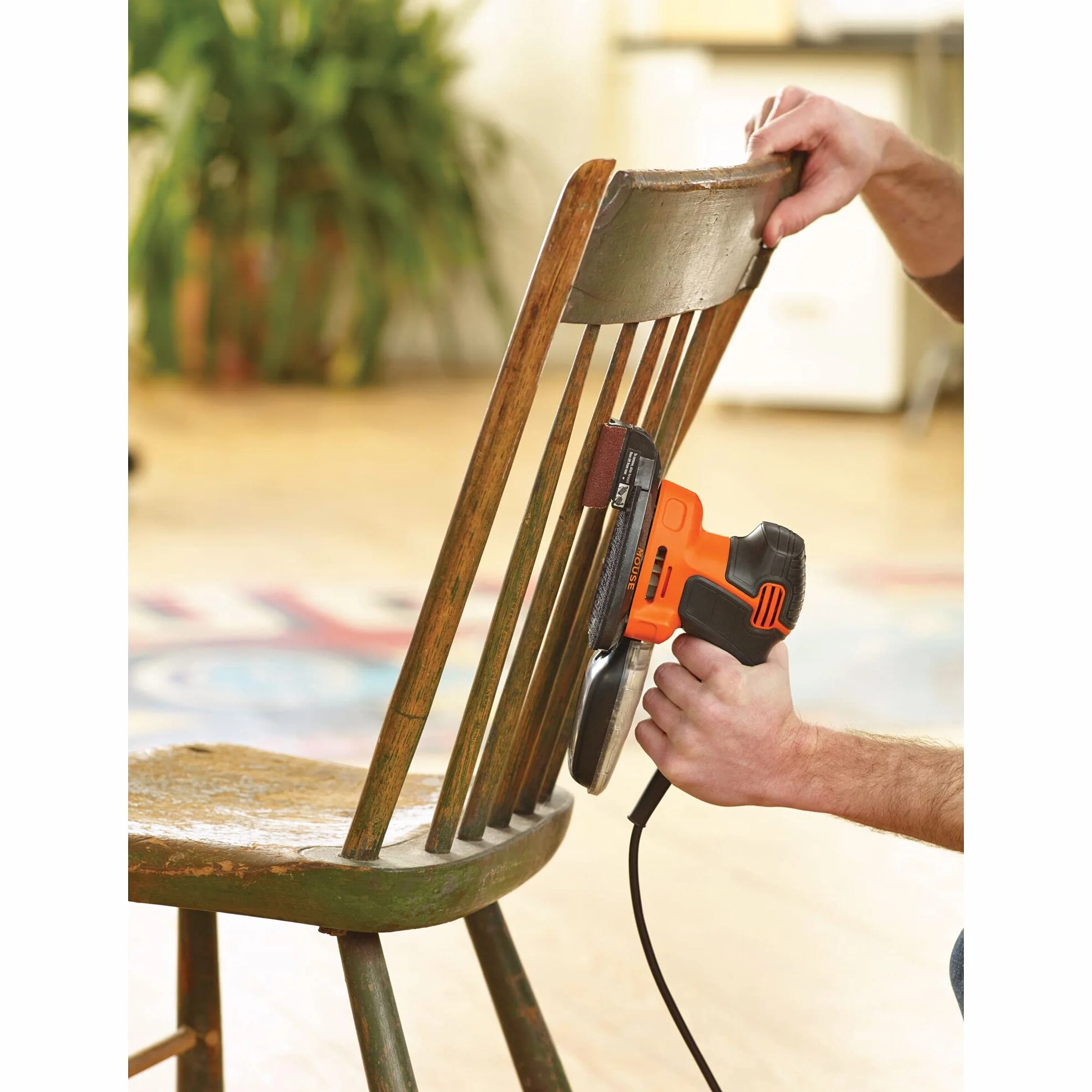 BLACK+DECKER Mouse Szlifierka Trójkątna z Mikrofiltrem, 120 W, KA2000-QS