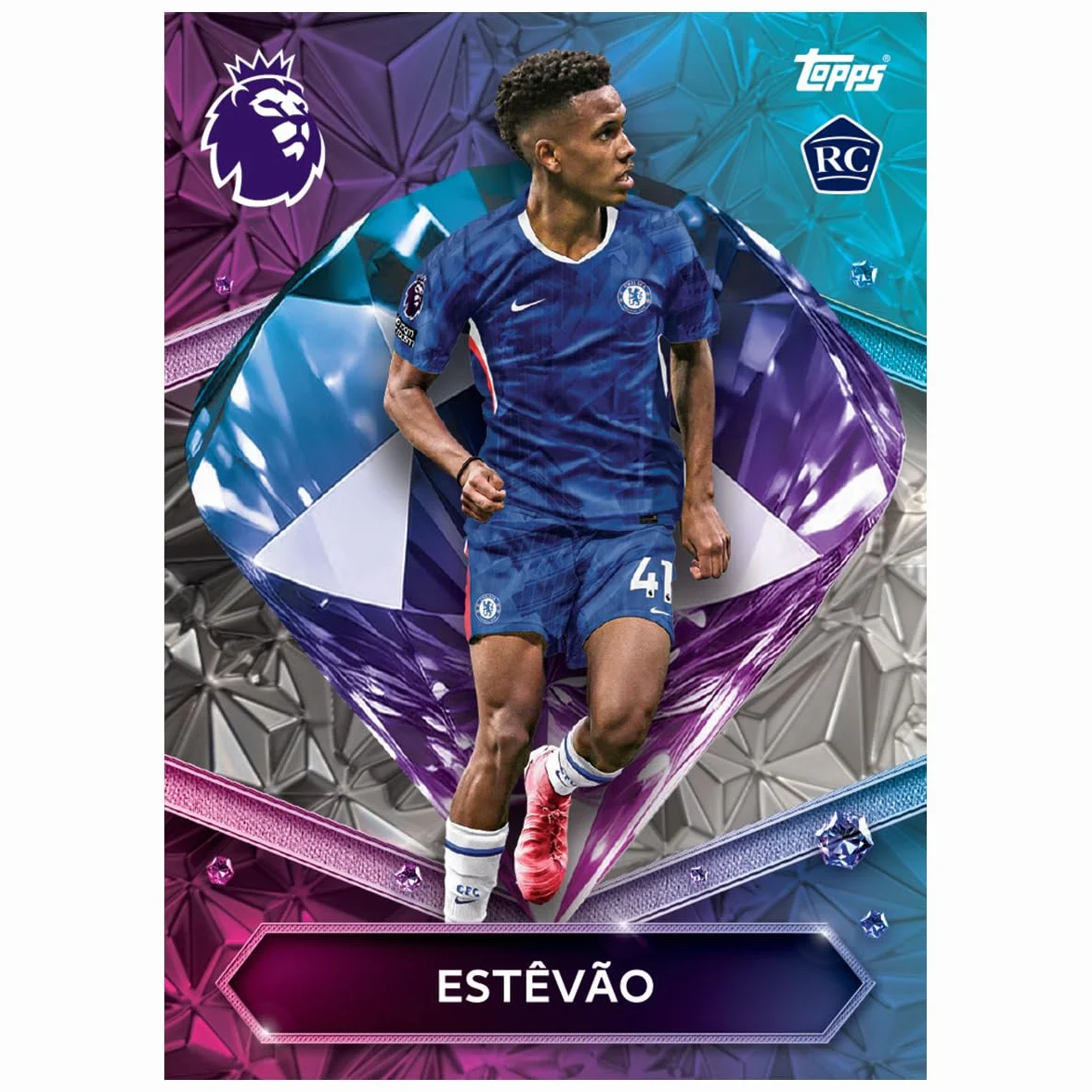 Topps Premier League 2025/26 Super Tin #2 (seria Hall of Fame) | zawiera 50 kart plus 3 ikony Hall of Fame, karty kolekcjonerskie + 250 rękawów na karty Protectodon