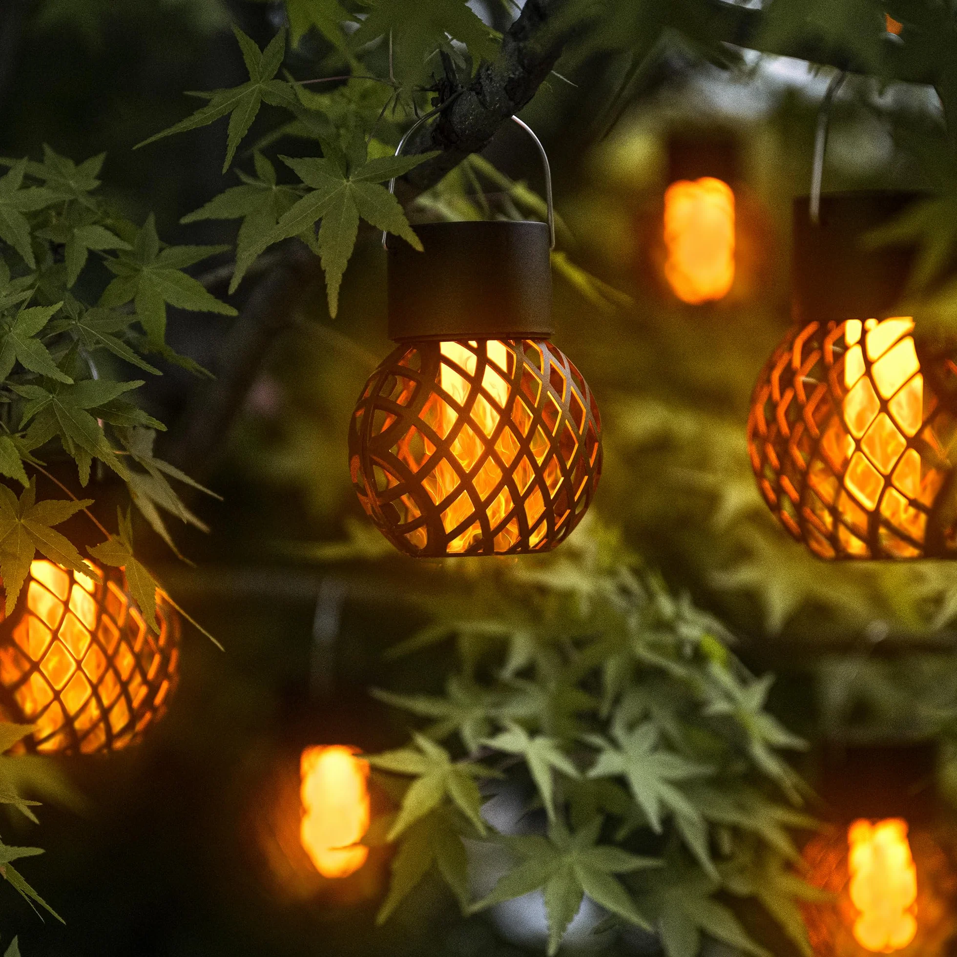 GIGALUMI Solarna lampa wisząca do użytku na zewnątrz, 4 sztuki, migoczący płomień, lampy solarne do ogrodu