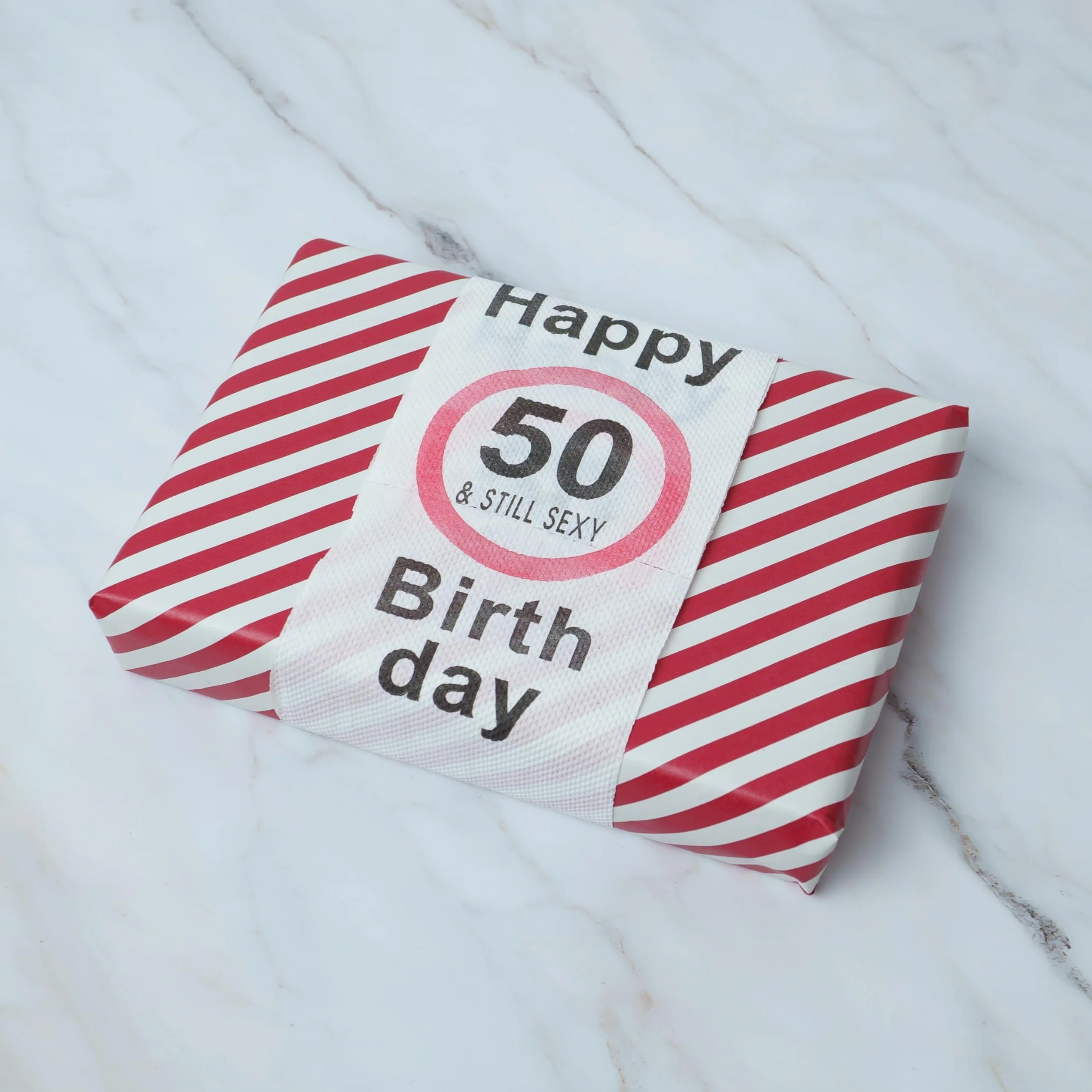 Happy Birthday & Still Sexy papier toaletowy, dekoracja i pakowanie prezent na 50. urodziny, zabawny motyw rolki papieru toaletowego, innowacyjny prezent dla nastolatków, chłopców, dziewcząt