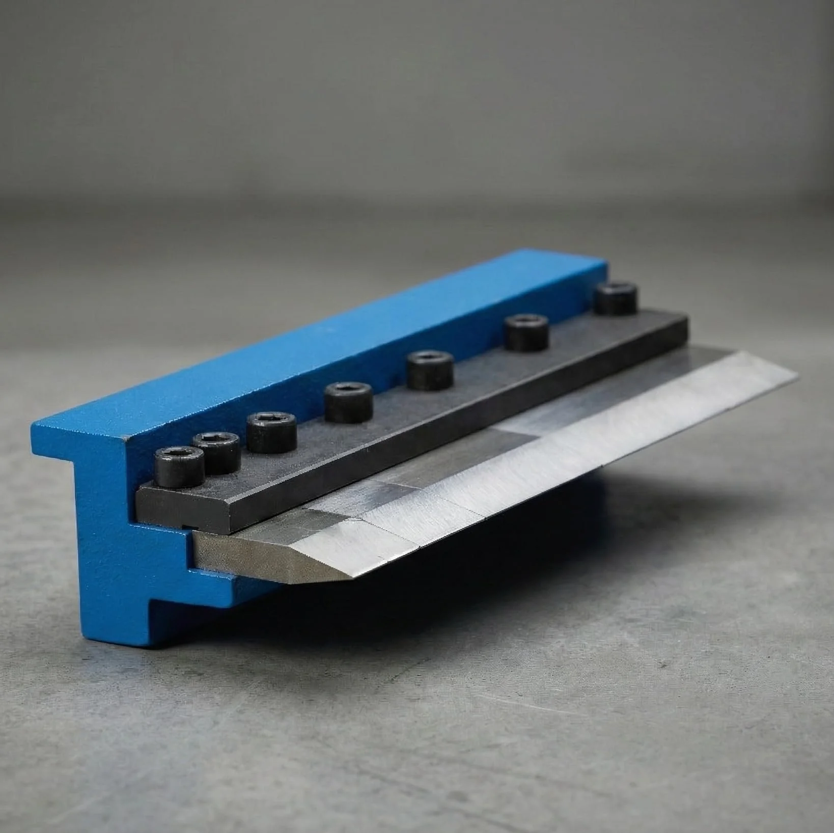 KATSU Tools 8 cali 200 mm mocowanie imadła metalowe mocowanie do giętarki hamulca - zginanie maksymalna pojemność 14 Ga/2 mm stal miękka i aluminium 1/8" (3 mm) aluminium, model 165161