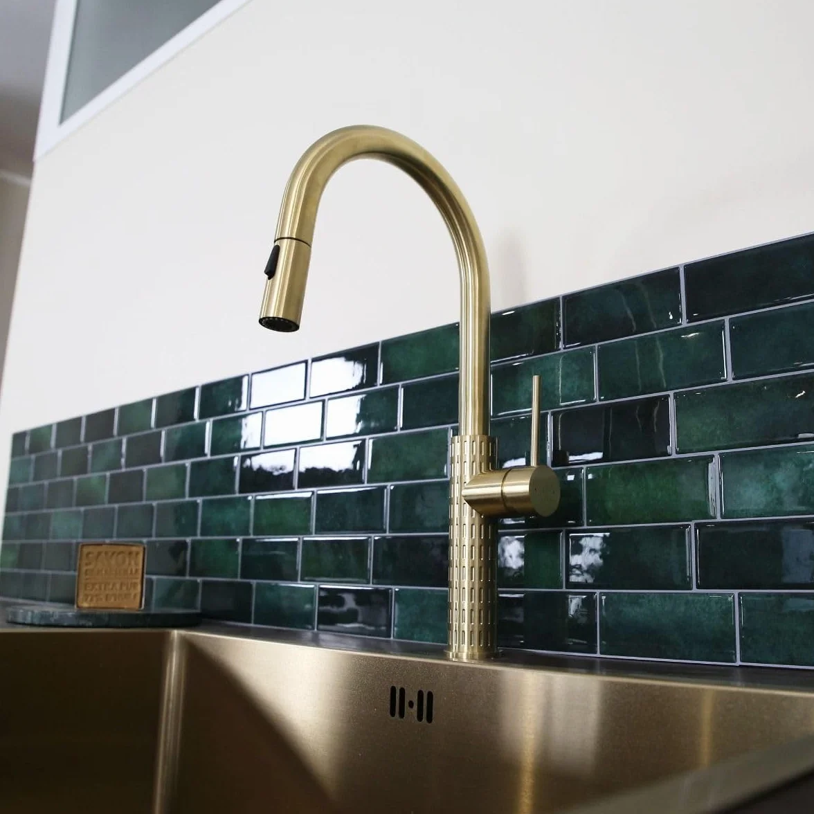 Essebagno Bateria zlewozmywakowa Architek z wyjmowanym prysznicem szczotkowanym złotym wykończeniem
