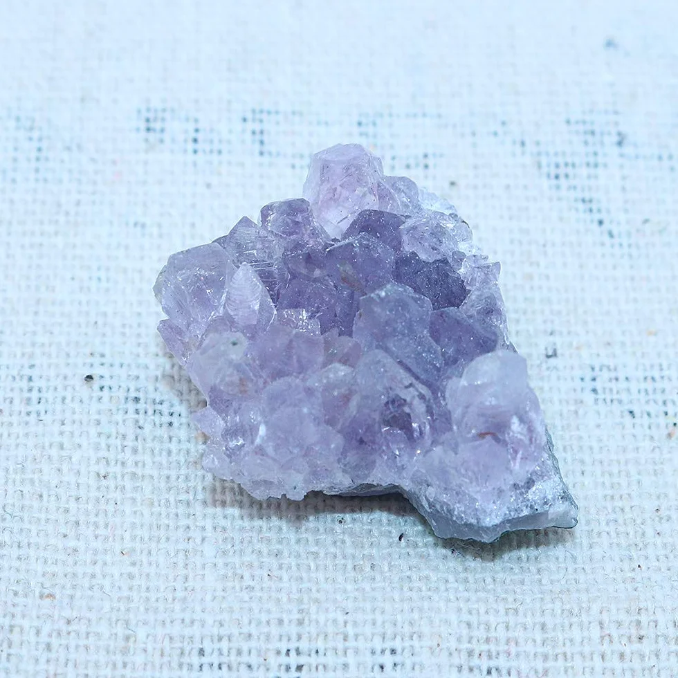 Namvo Reiki naturalny ametyst kryształ figurka Home Decor 10-15 g
