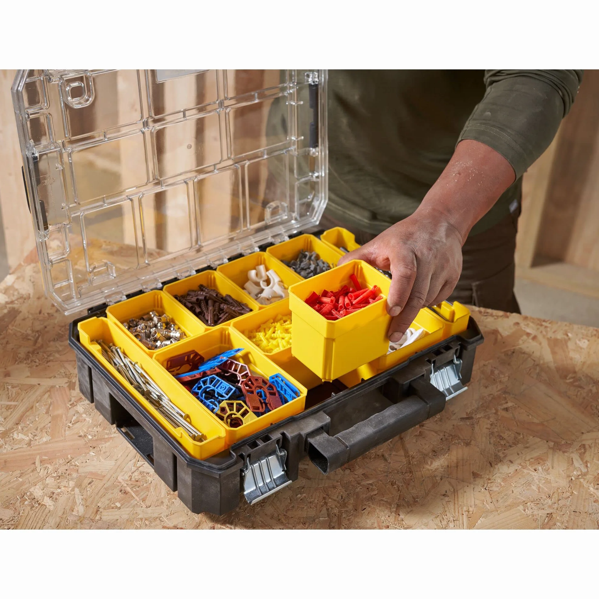 Stanley FatMax FMST82967-1 organizer na narzędzia z przezroczystą pokrywą, z 10 wkładami do sortowania różnych rozmiarów, można łączyć z innymi pudełkami Tstak