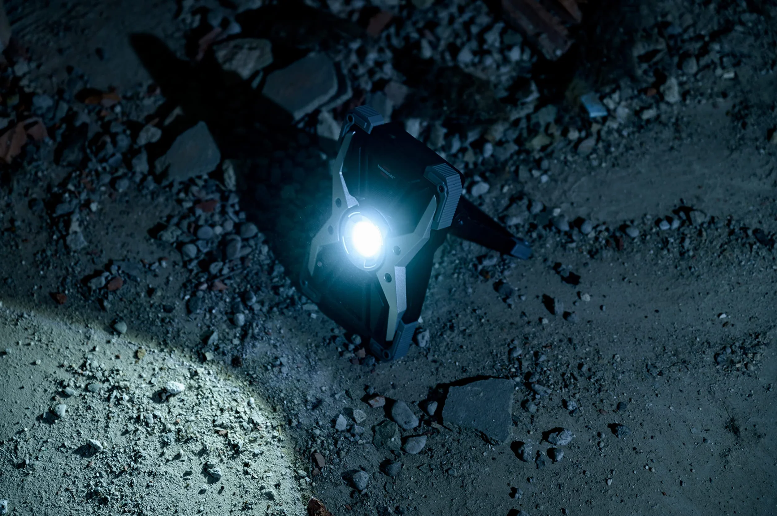 Brennenstuhl Lampa Robocza RUFUS/Reflektor Roboczy do Warsztatu (Reflektor Budowlany z Funkcją Powerbank, z Kablem do Ładowania, 1500lm, IP65)