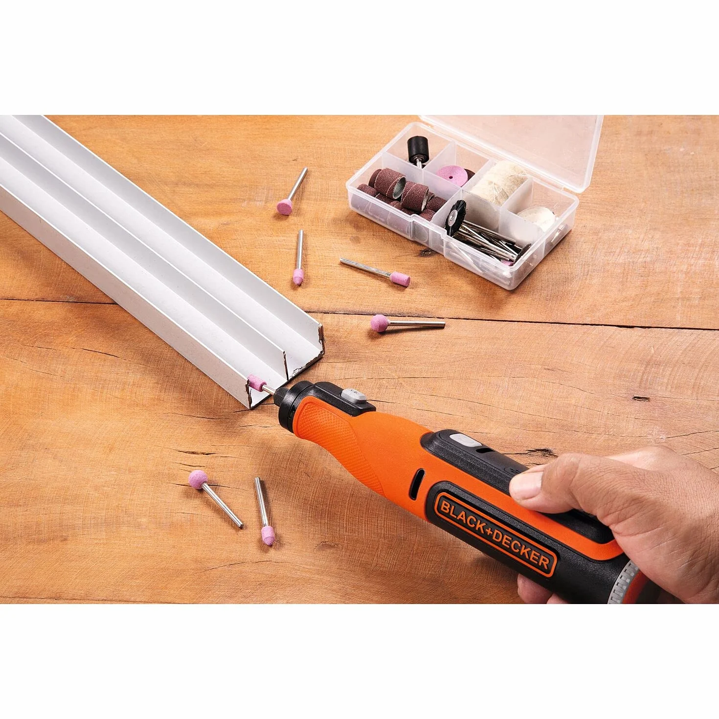 BLACK+DECKER BCRT8IK-XJ Wielofunkcyjny obrotowy 7.2V 1.5 Ah 53 Akcesoria