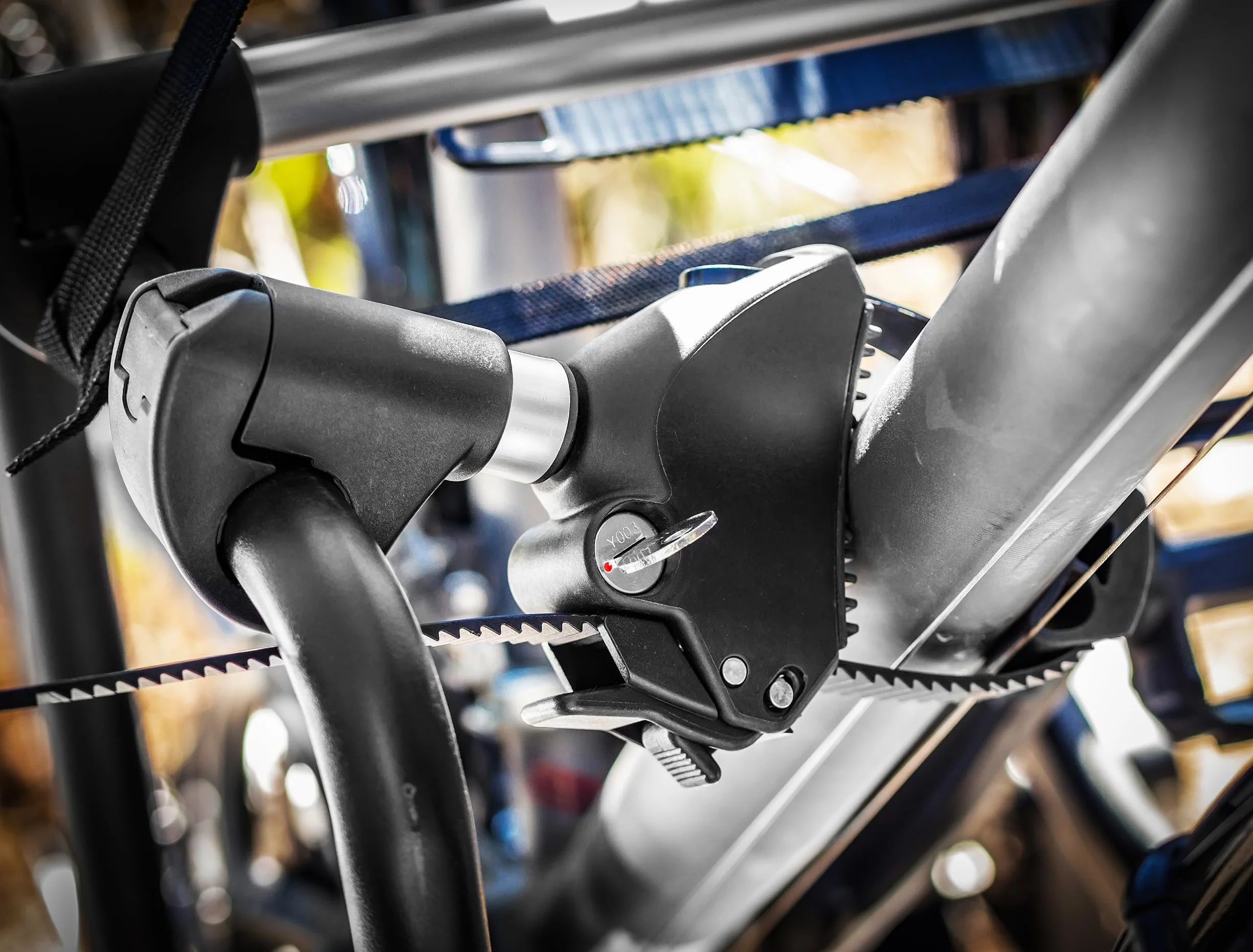 Bullwing Uchwyt na ramę krótki, Ø 25 + 30 mm, do bagażnika rowerowego ebike – bezpieczne i elastyczne mocowanie, regulowany