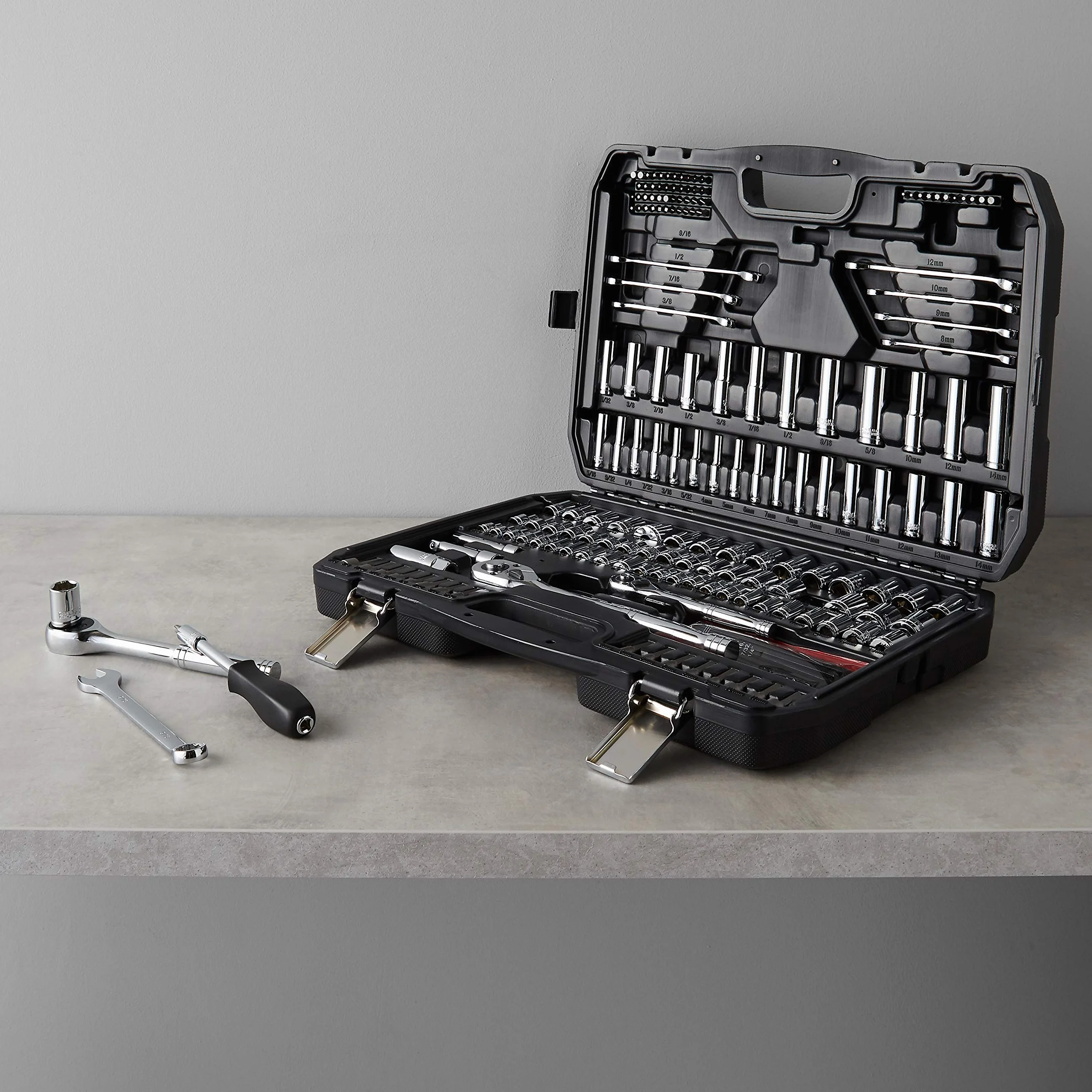 Amazon Basics Zestaw nasadek do narzędzi dla mechaników, zestaw 201-częściowy