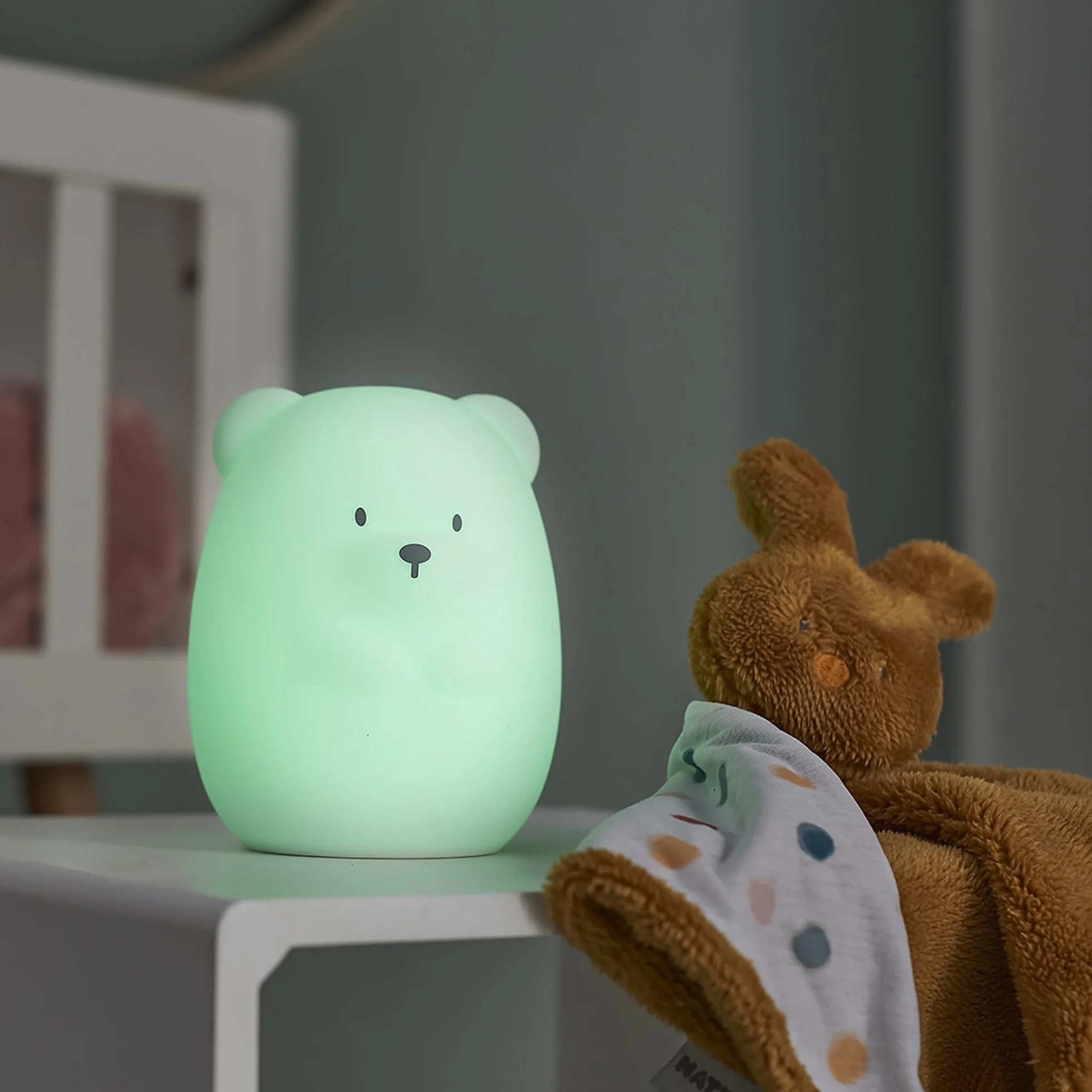 Nattou Lampka nocna LED z silikonu, 7 kolorów, nie zawiera BPA, 16 cm, sprawdzona przez PETA, wegańska, silikonowa, biała