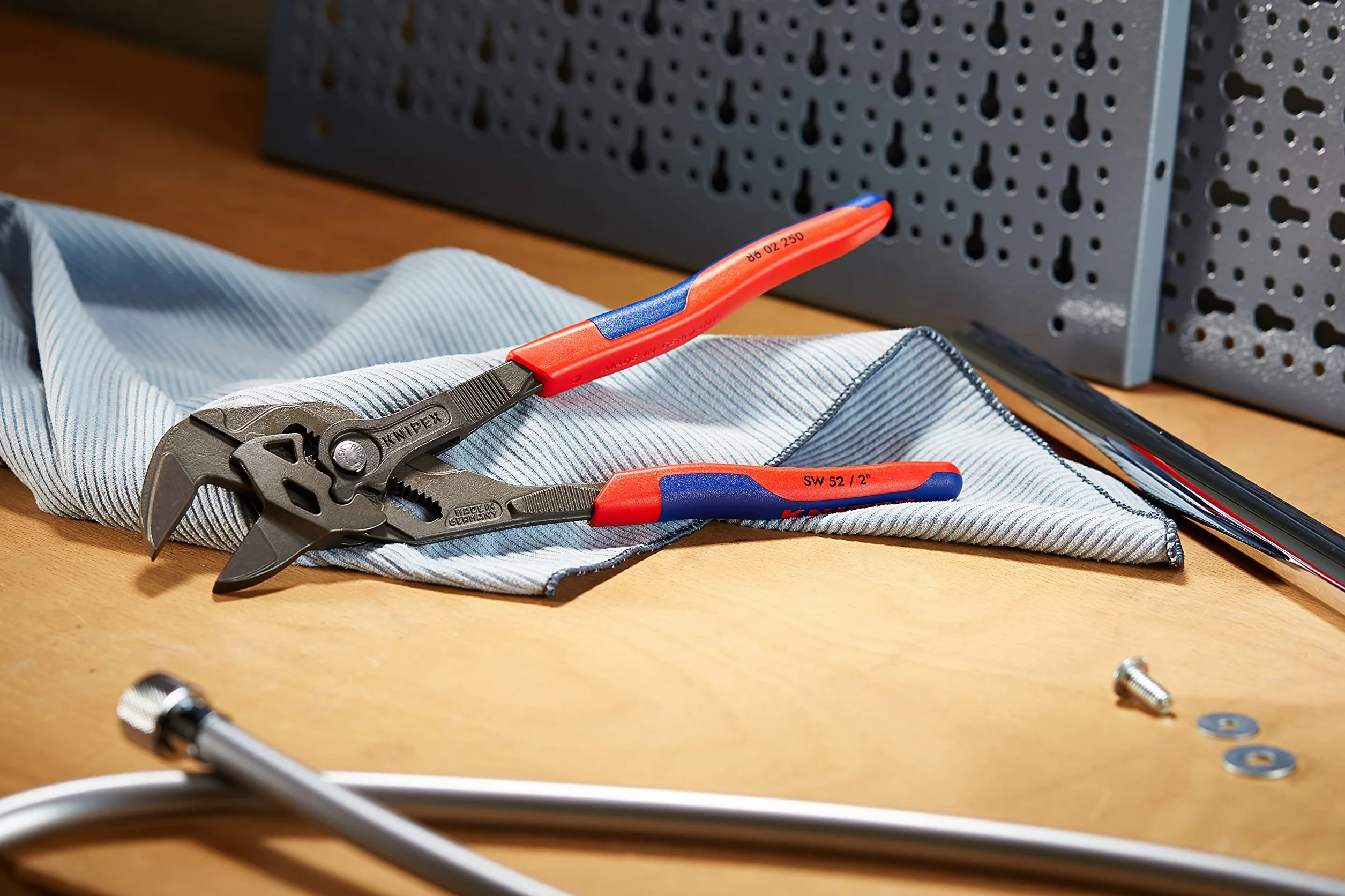 KNIPEX Szczypce-klucz szczypce i klucz w jednym narzędziu fosforanowana, szara z osłonkami wielokomponentowymi 250 mm, 86 02 250