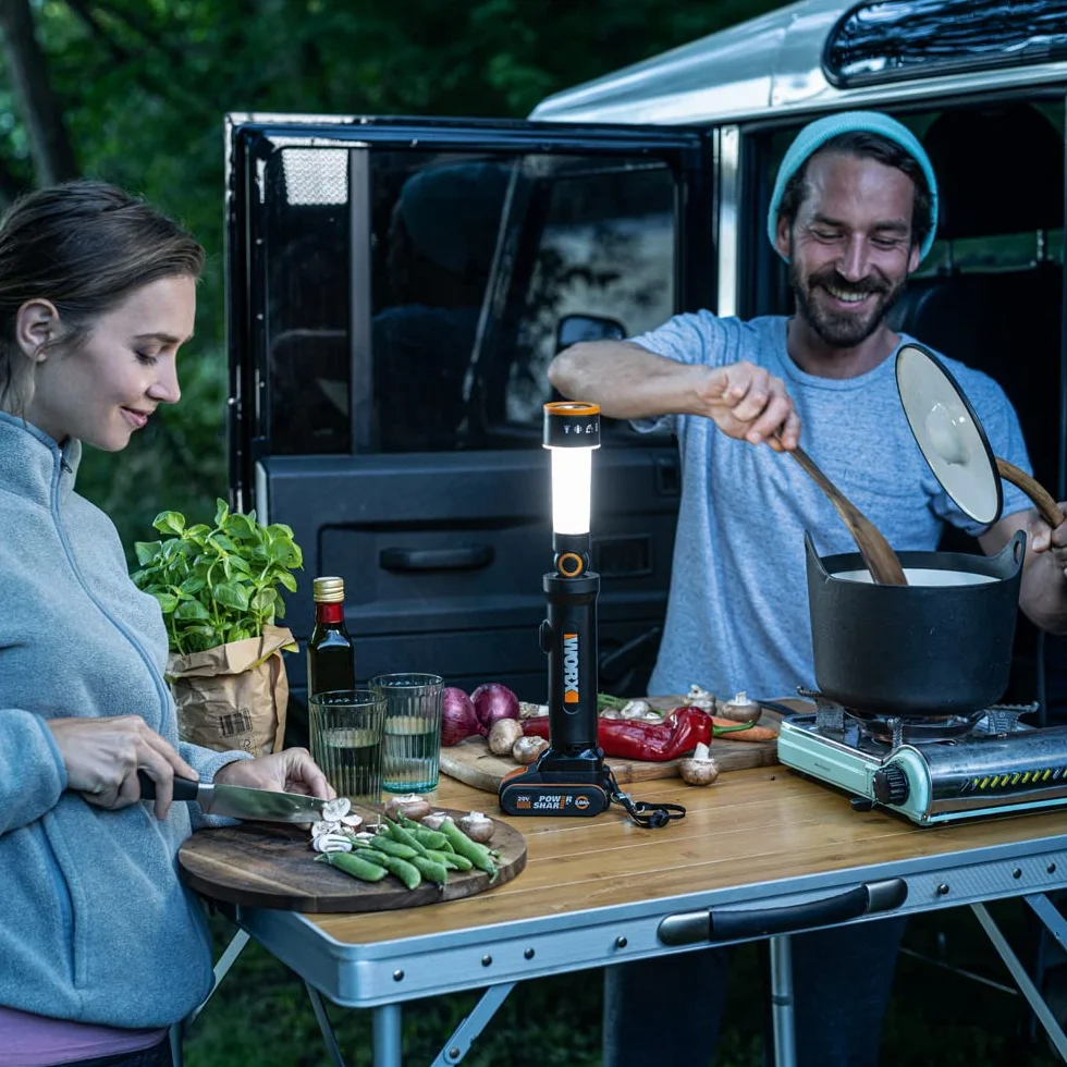WORX WX027.9 Lampa LED 4 w 1, Akumulatorowa Lampa Wielofunkcyjna, 20V, 120-510 Lumenów na Kemping, w Podróży i Nie Tylko, bez Akumulatora i Ładowarki, Klasa Energetyczna A