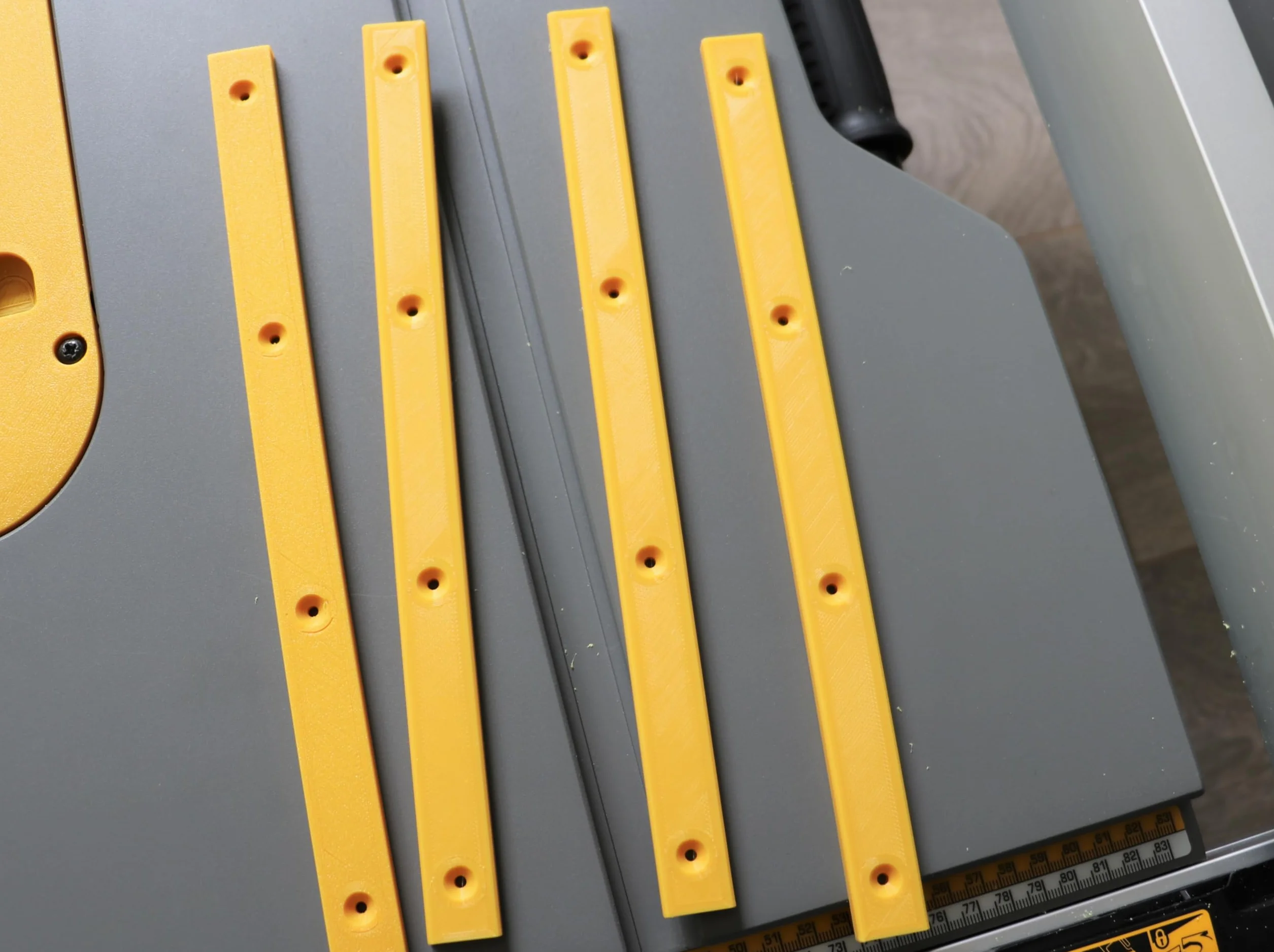 4 drążki, listwa zaciskowa Miter Bar kompatybilna z piłą stołową DEWALT DWE7492 DWE7491 DW745 DWE7480 DWE7499 DWE7490