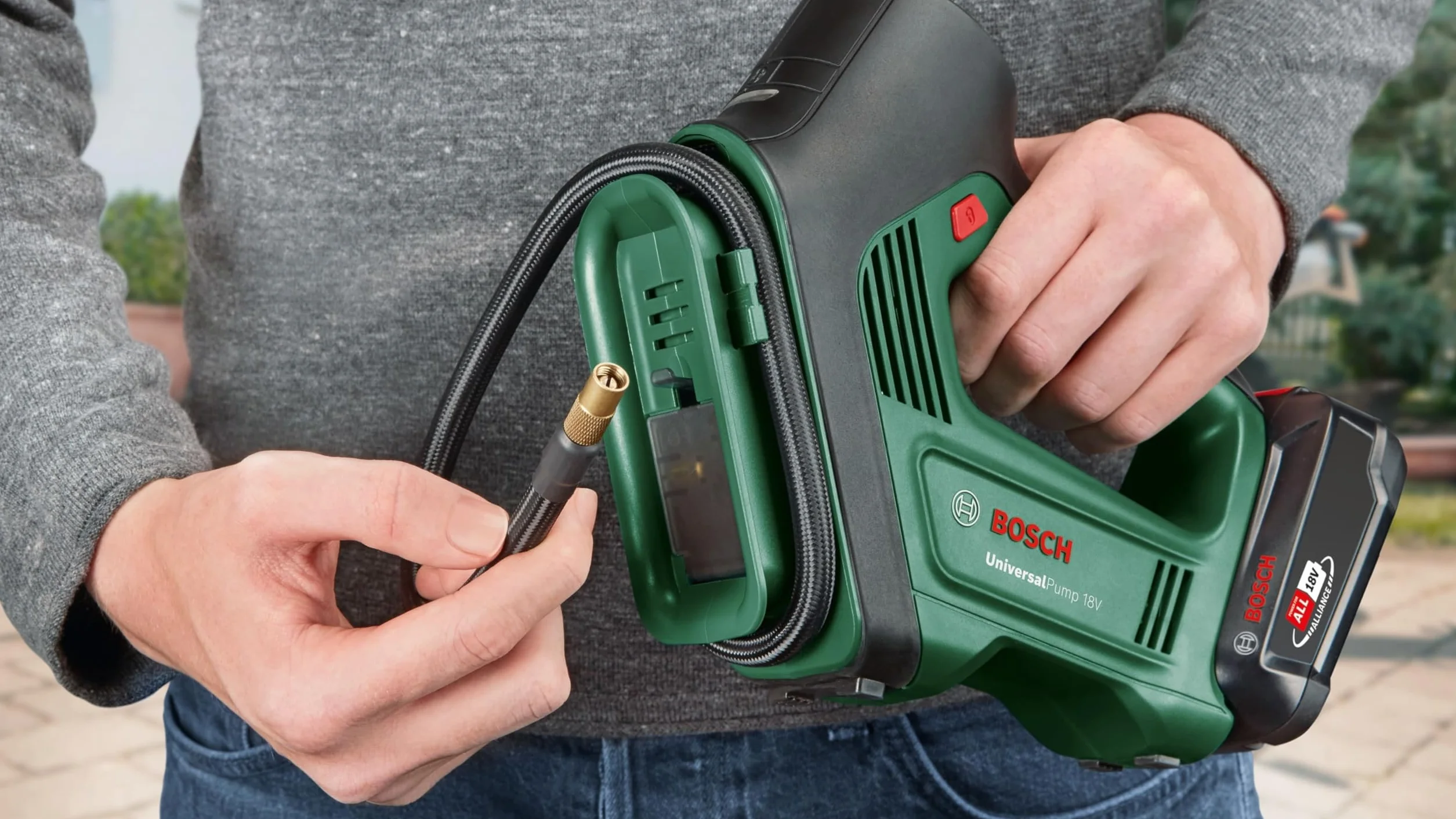 Bosch Sprężarka powietrza 18V 150 PSI 10.3 bar