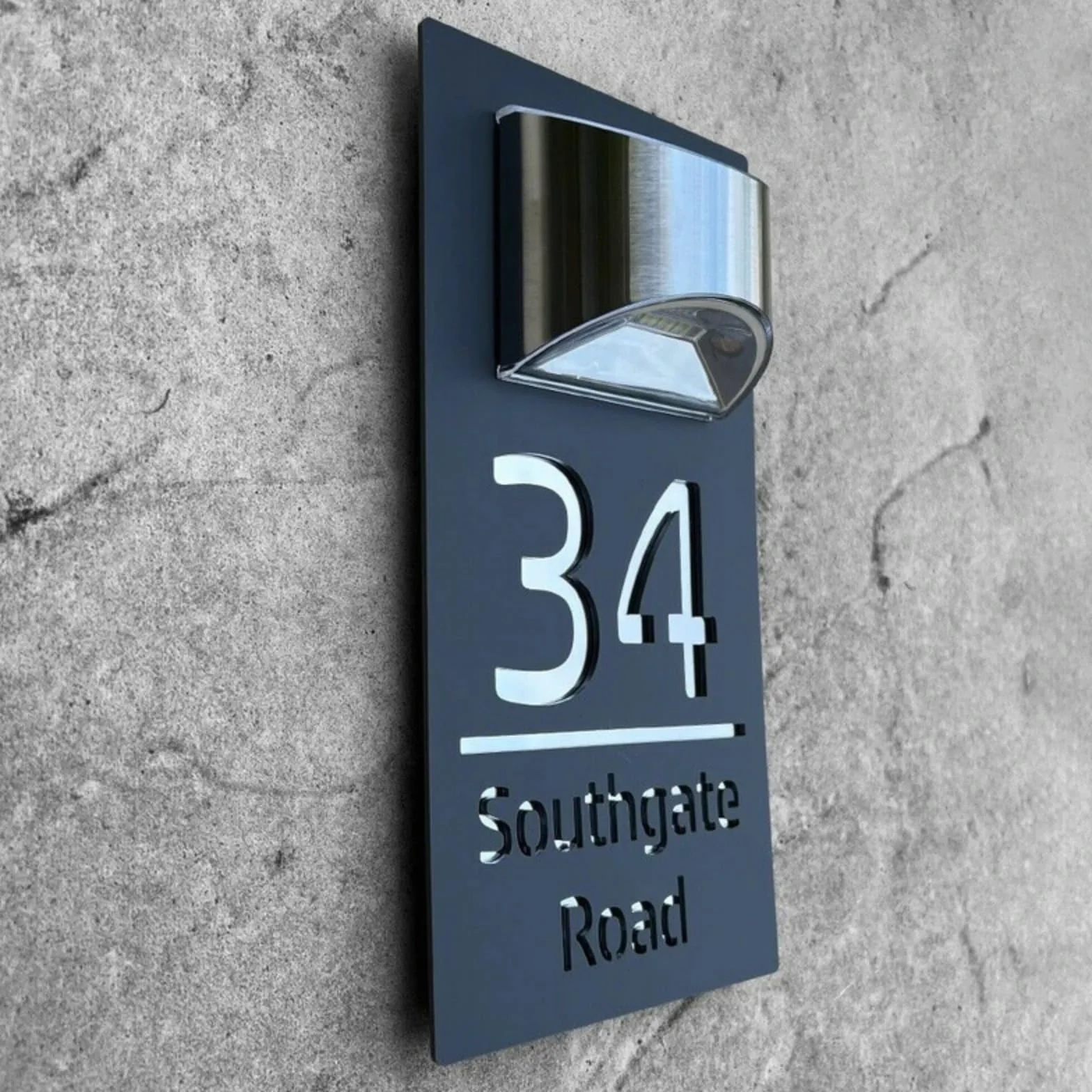 Znaki na drzwi spersonalizowany spersonalizowany znak domu solarne światło LED nowoczesny znak adresu mieszkalnego 3D wycinana laserowo tablica adresowa na zewnątrz ulica nazwa tabliczka na drzwi
