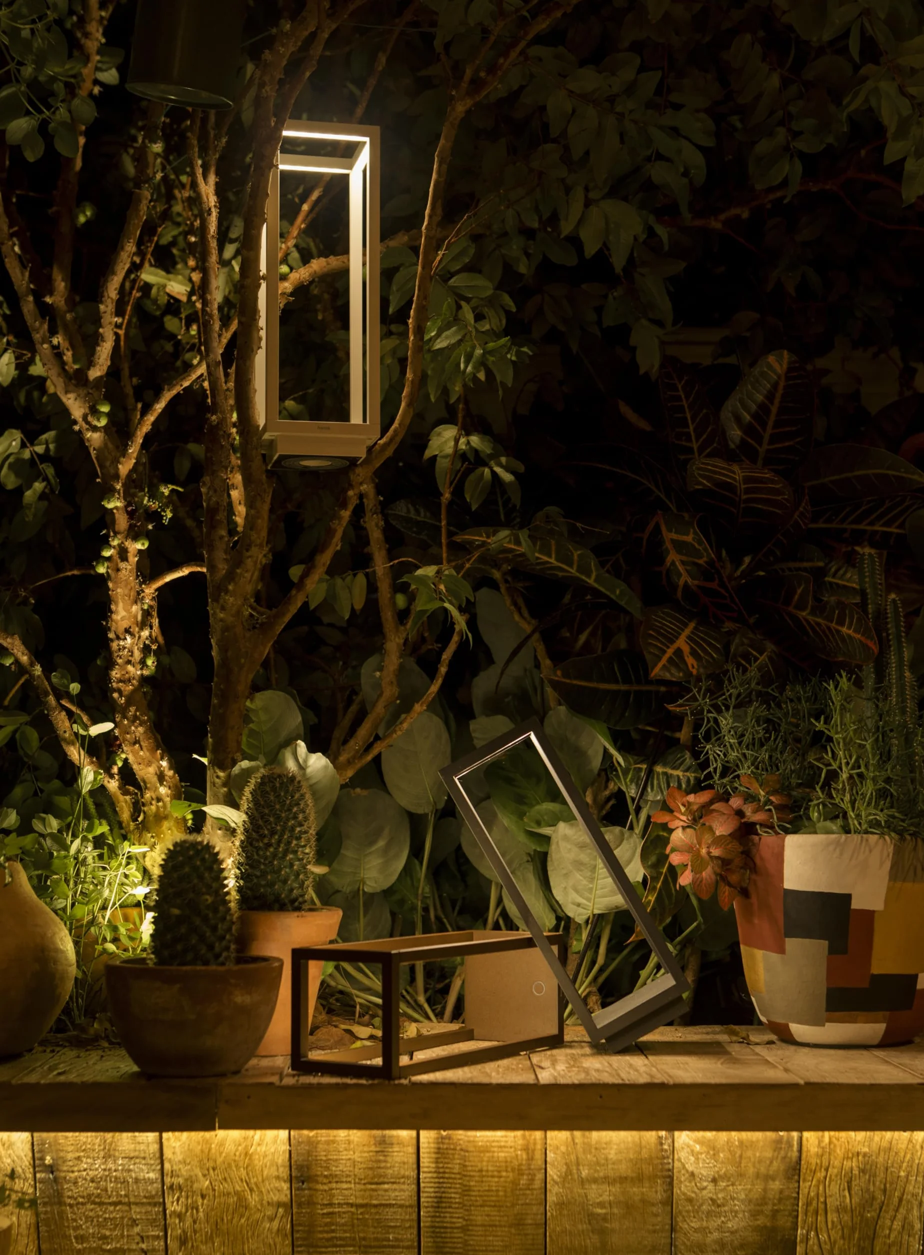 Zafferano, Home Pro Lamp, Bezprzewodowa Zasilana Akumulatorowo Lampa Stołowa ze Sterowaniem Dotykowym, do Użytku Wewnętrznego i Zewnętrznego, Ściemniacz, 3000 K, Wysokość 29,4 cm, Kolor Biały