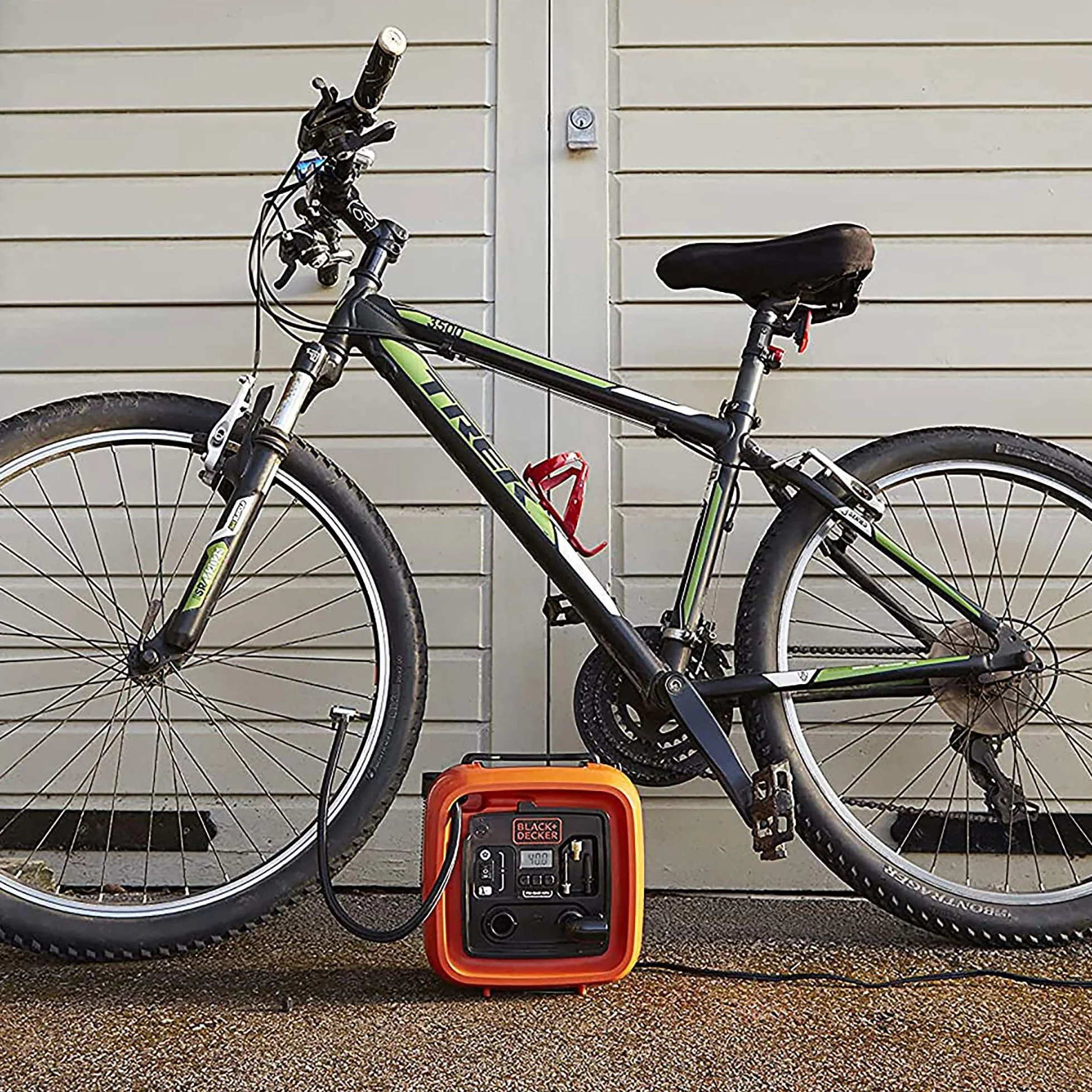 Black & Decker Kompresor ASI400-XJ 11 Bar 12V