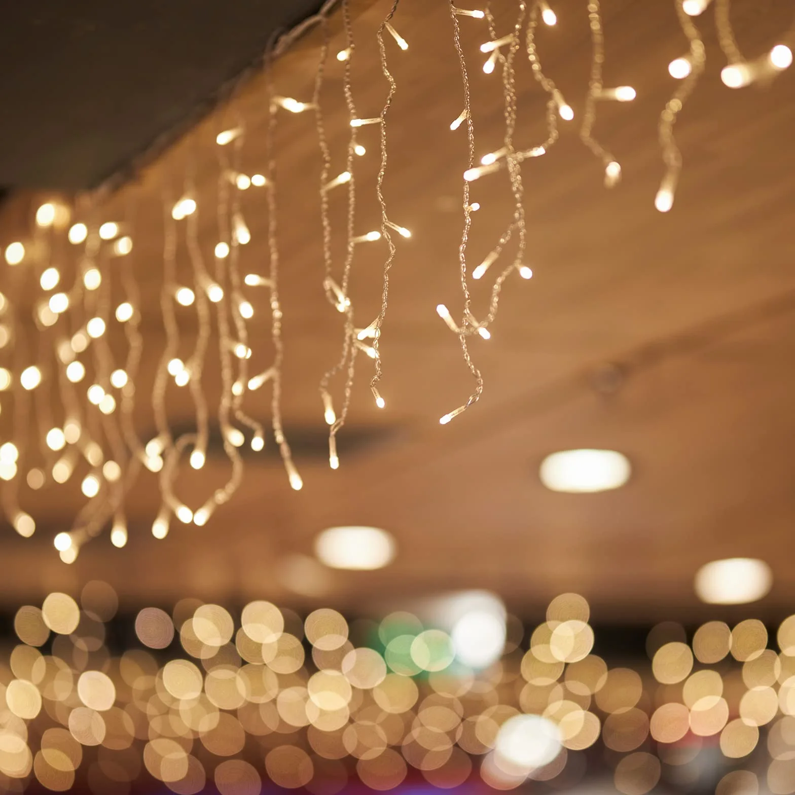 Salcar kurtyna świetlna LED, Ciepła biel, 10 metrów, przewód zasilający 3 m, dekoracyjne lampki LED, odporne na wodę rozbryzgową, zasilacz 31 V, 8 trybów pracy z funkcją pamięci,
