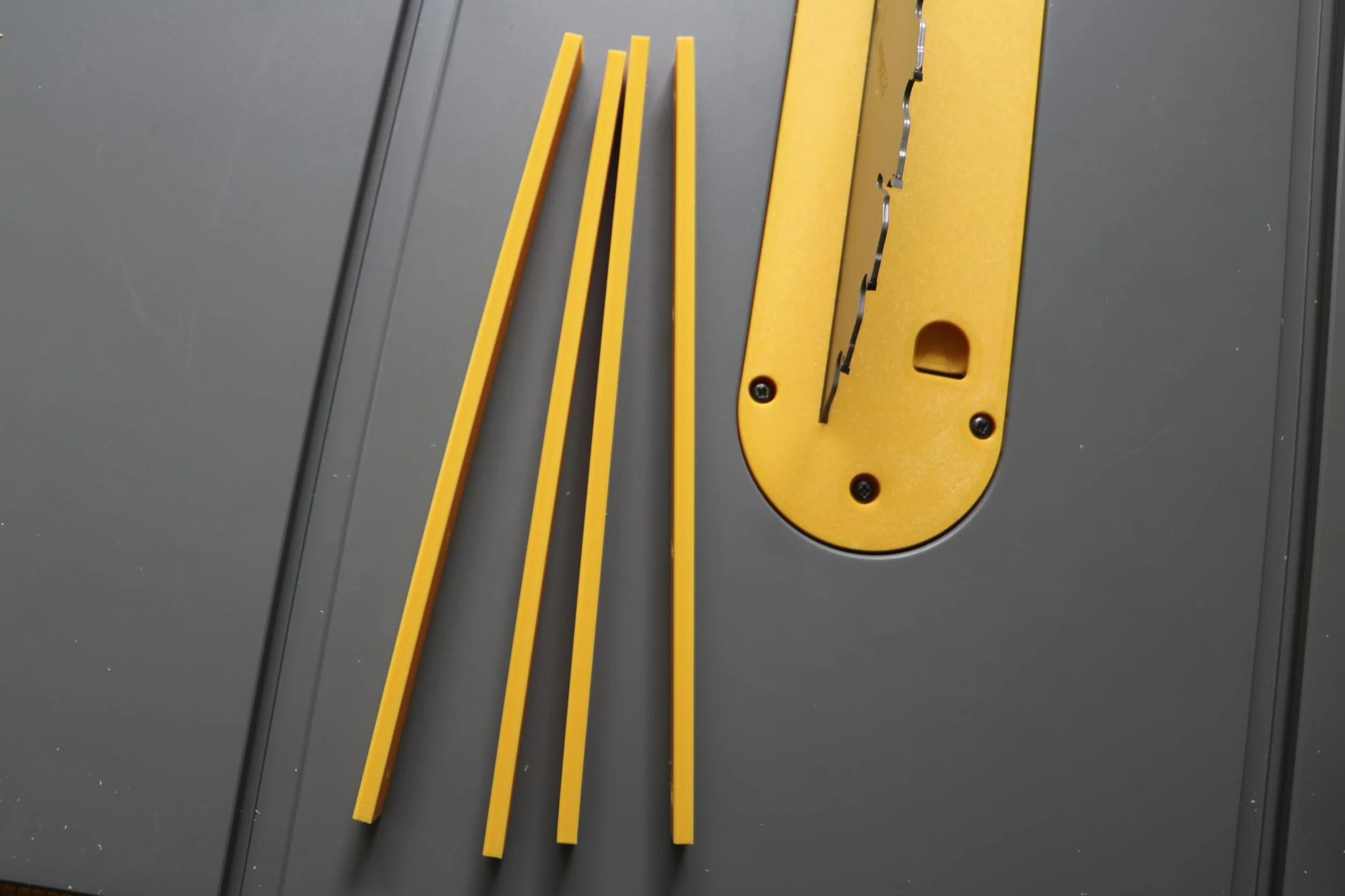 4 drążki, listwa zaciskowa Miter Bar kompatybilna z piłą stołową DEWALT DWE7492 DWE7491 DW745 DWE7480 DWE7499 DWE7490