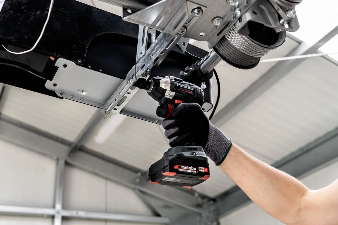 metabo SSW 18 LT 300 BL 602398850 Bezprzewodowy klucz udarowy 300 Nm 18 V bez baterii