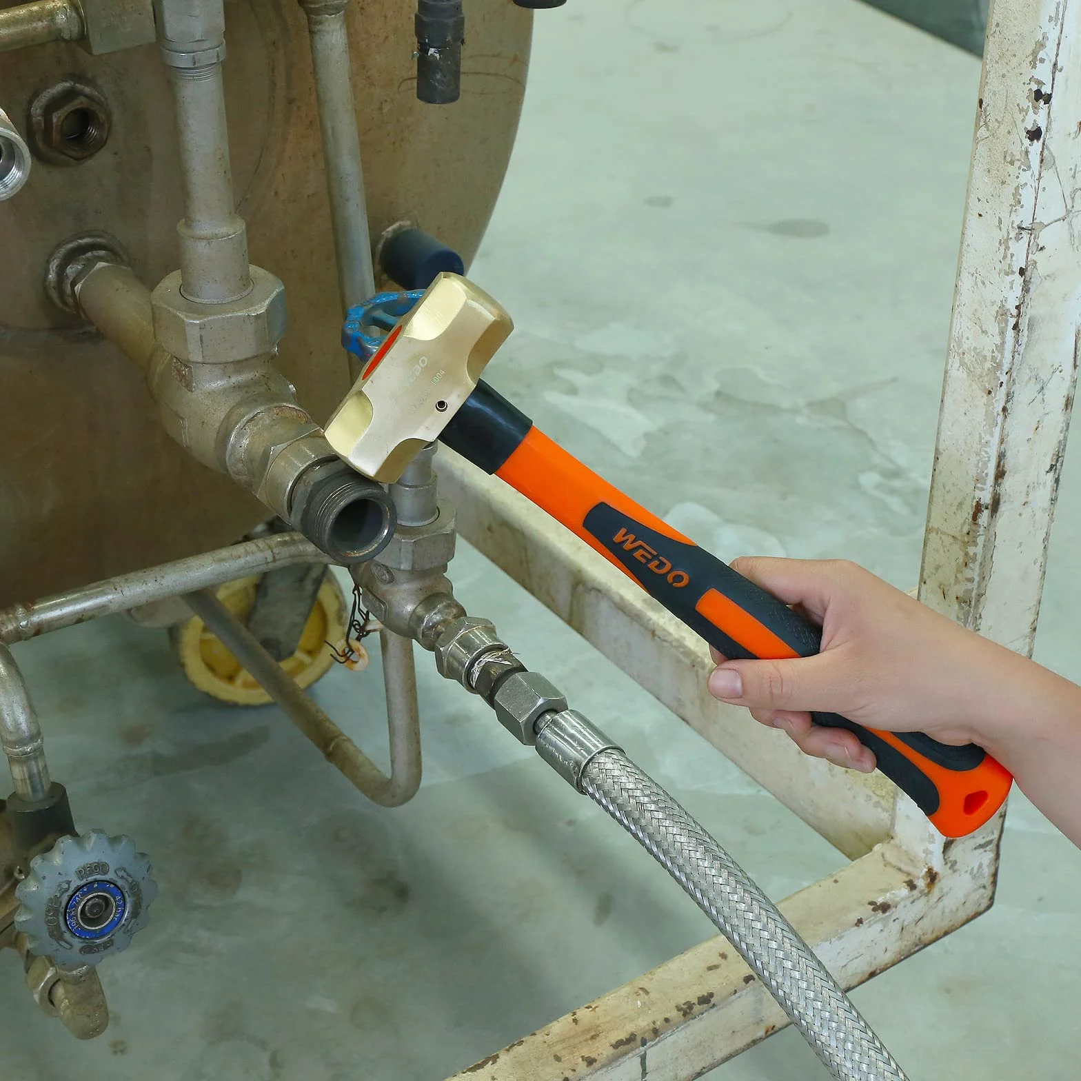 WEDO Mosiężny młot kowalski z uchwytem z włókna szklanego, niemagnetyczny, matrycowy, odporny na korozję, standard DIN, 0.9 kg, 350 mm, 35.6 cm