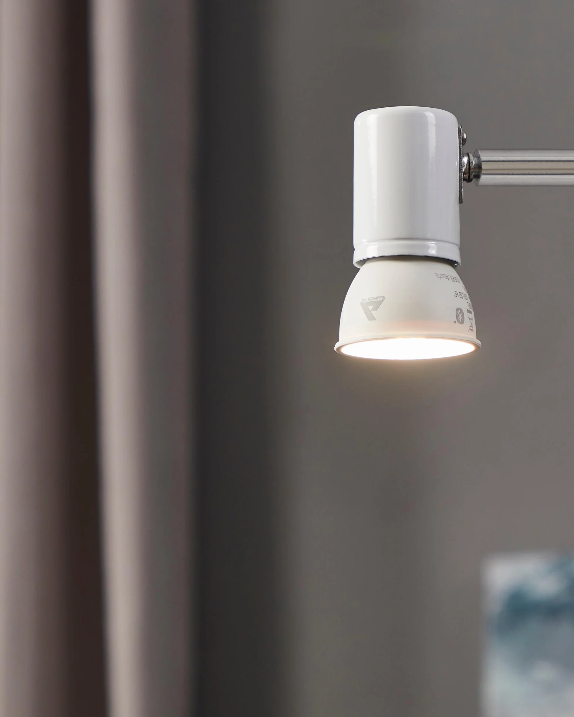 EGLO connect.z Smart Home żarówka LED GU10, ZigBee, sterowanie aplikacją i głosem, ściemnianie, regulacja barwy światła, 345 Lumenów, 5 W