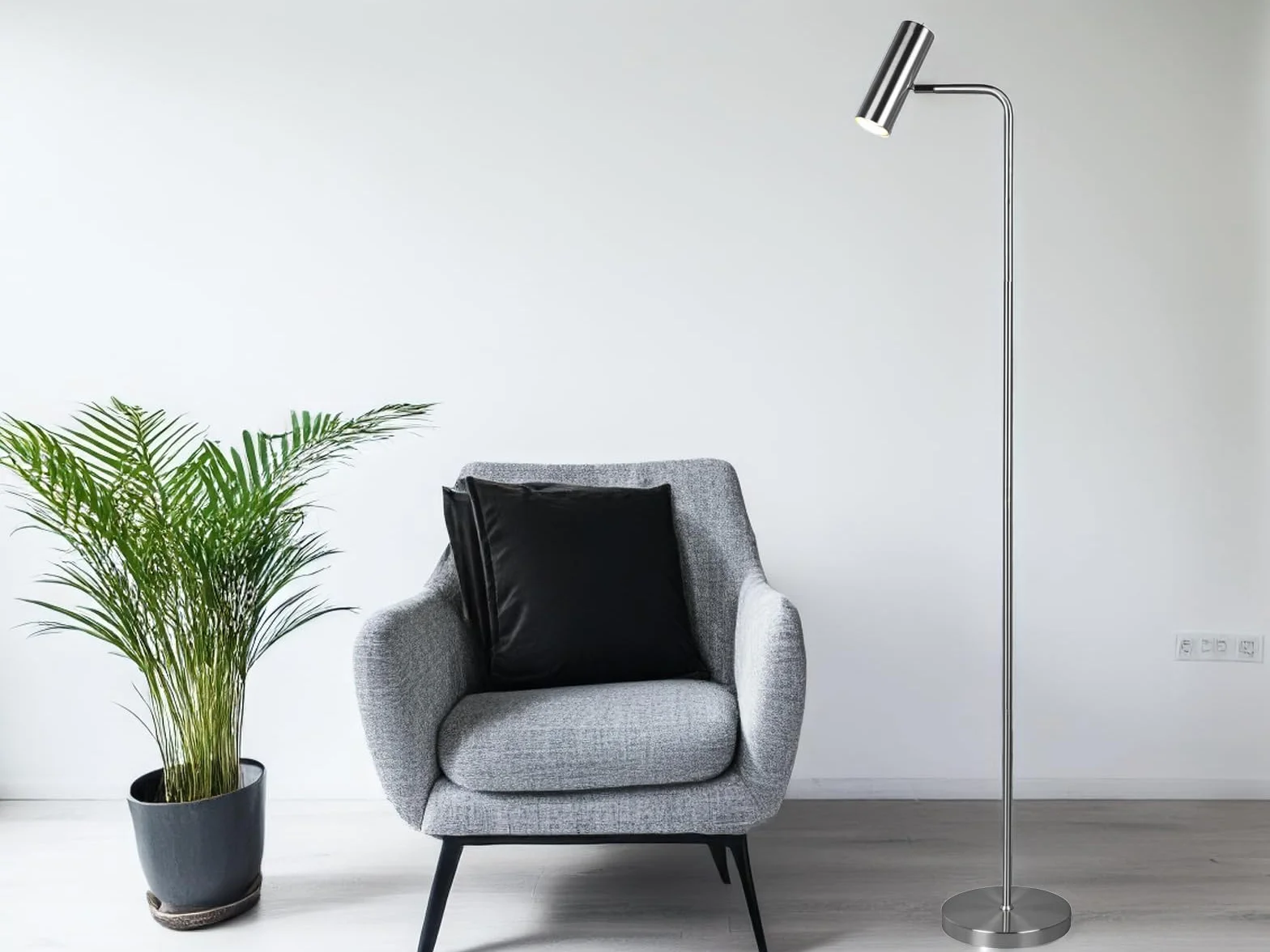 meineWunschleuchte Lampa stojąca z metalu w kolorze srebrnym matowym z regulowanym reflektorem, wysokość 151 cm