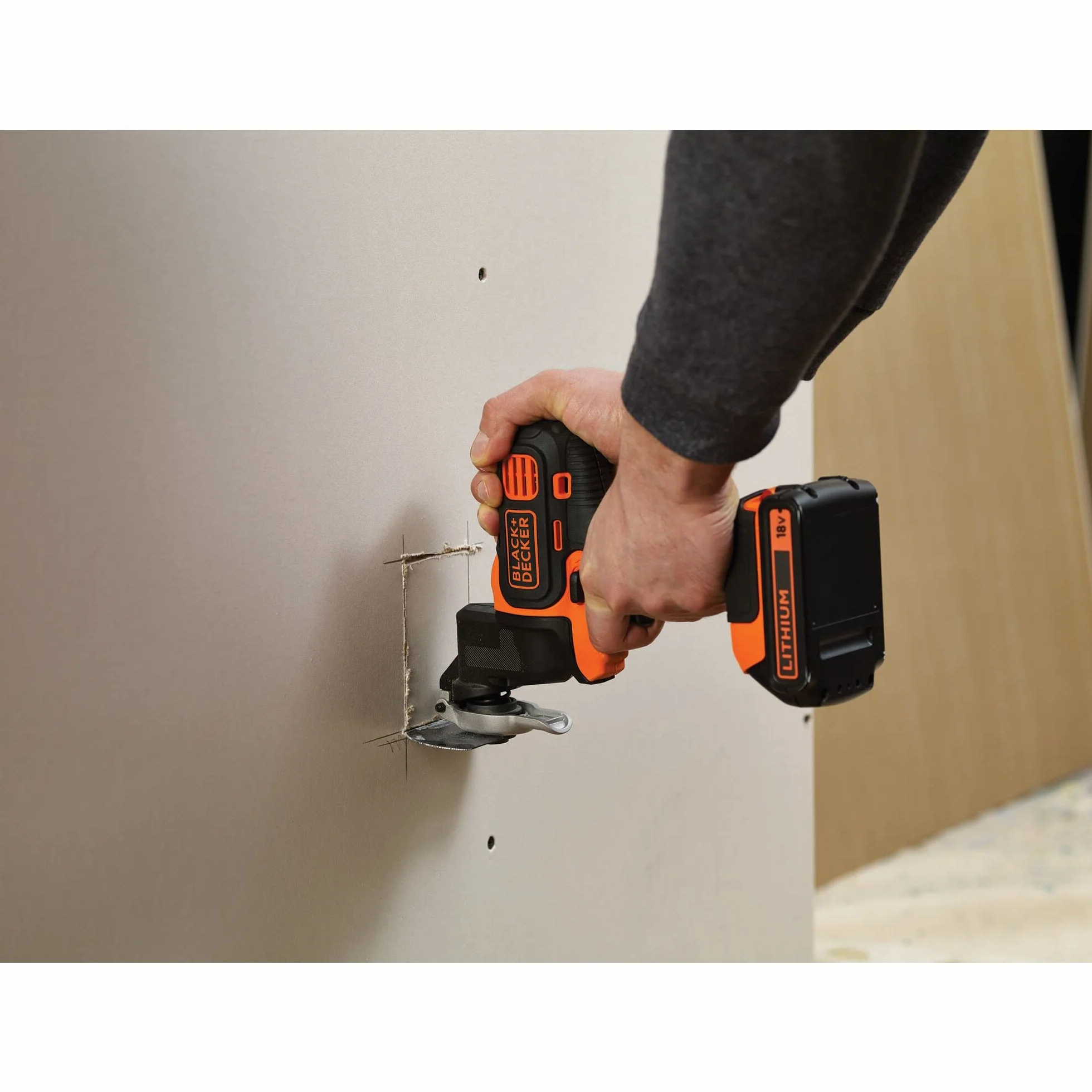 Black+Decker Multievo głowica oscylacyjna (akcesoria wielofunkcyjne, wymiana akcesoriów SuperLock, automatyczne odsysanie pyłu, do demontażu i renowacji) MTOS4