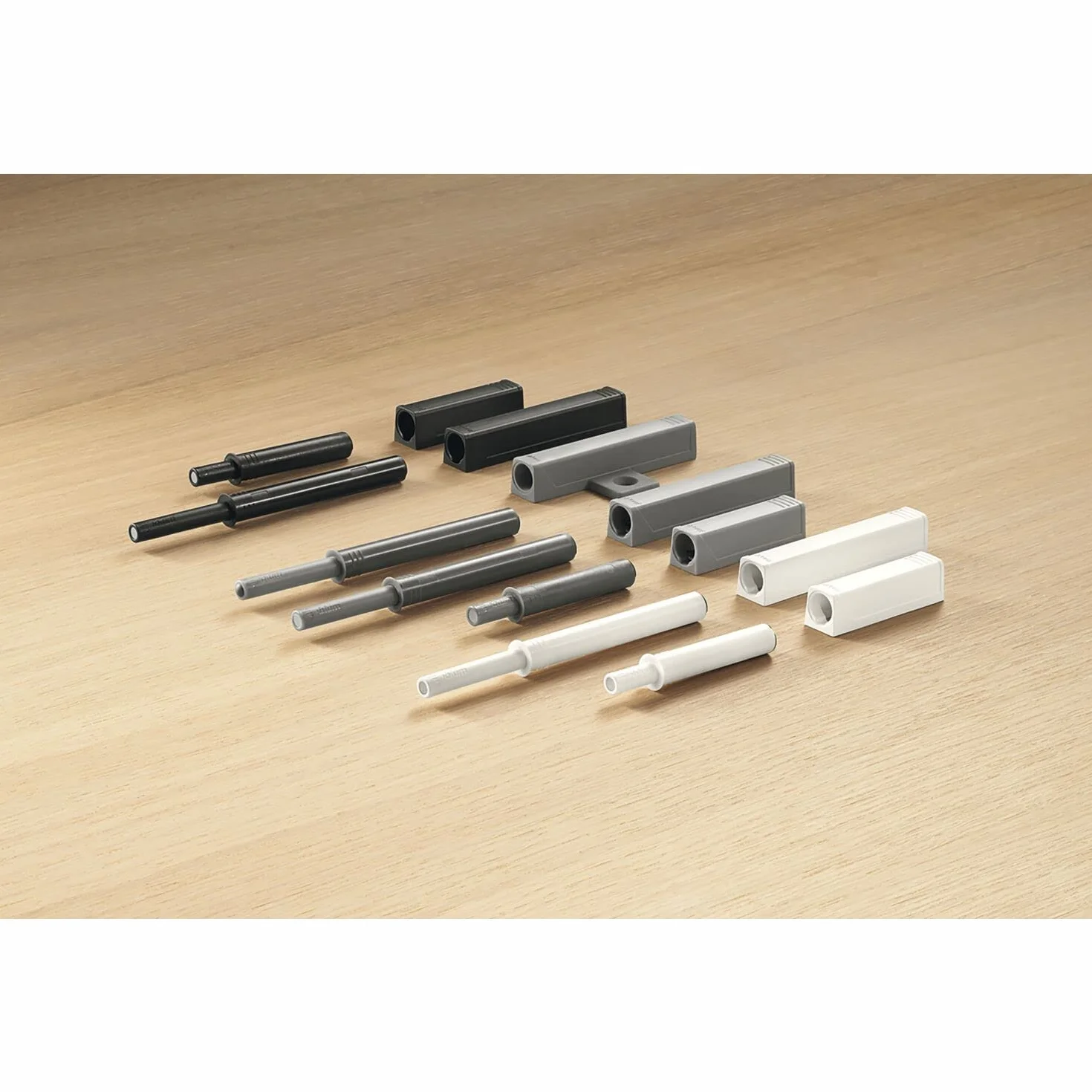 Blum Tip-on do drzwi 956A1004 wersja długa z magnesem, szara
