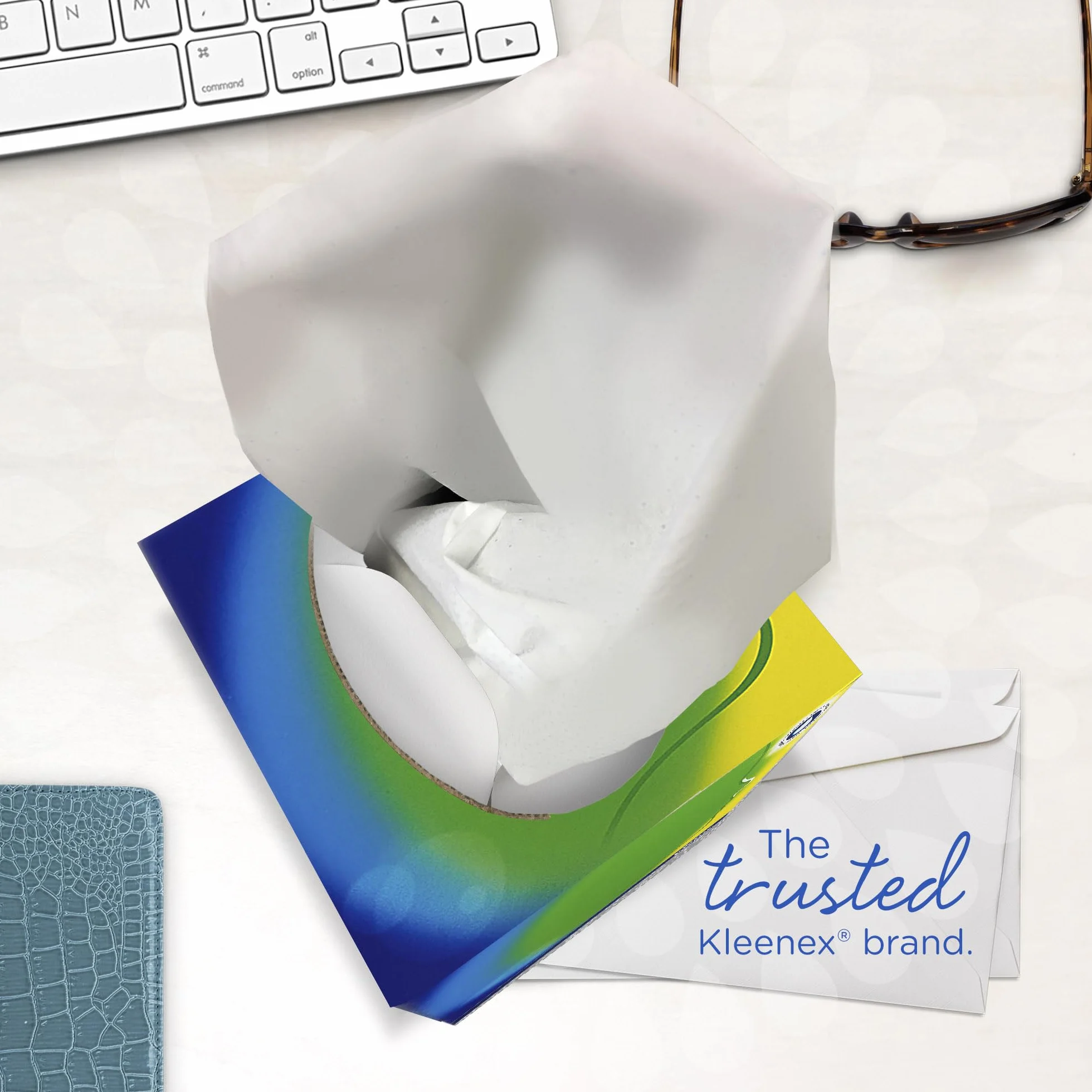Chusteczki do twarzy w kostce Kleenex 8825 — białe, 3-warstwowe, 12 x 56 (672 arkusze)
