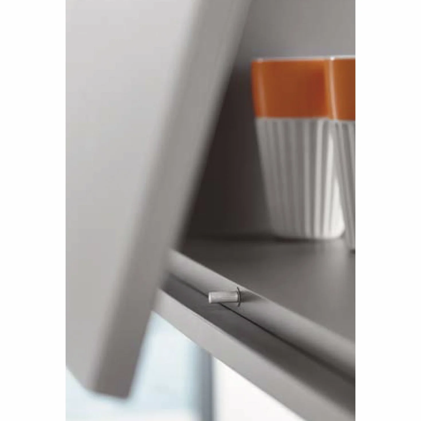Blum Tip-on do drzwi 956A1004 wersja długa z magnesem, szara