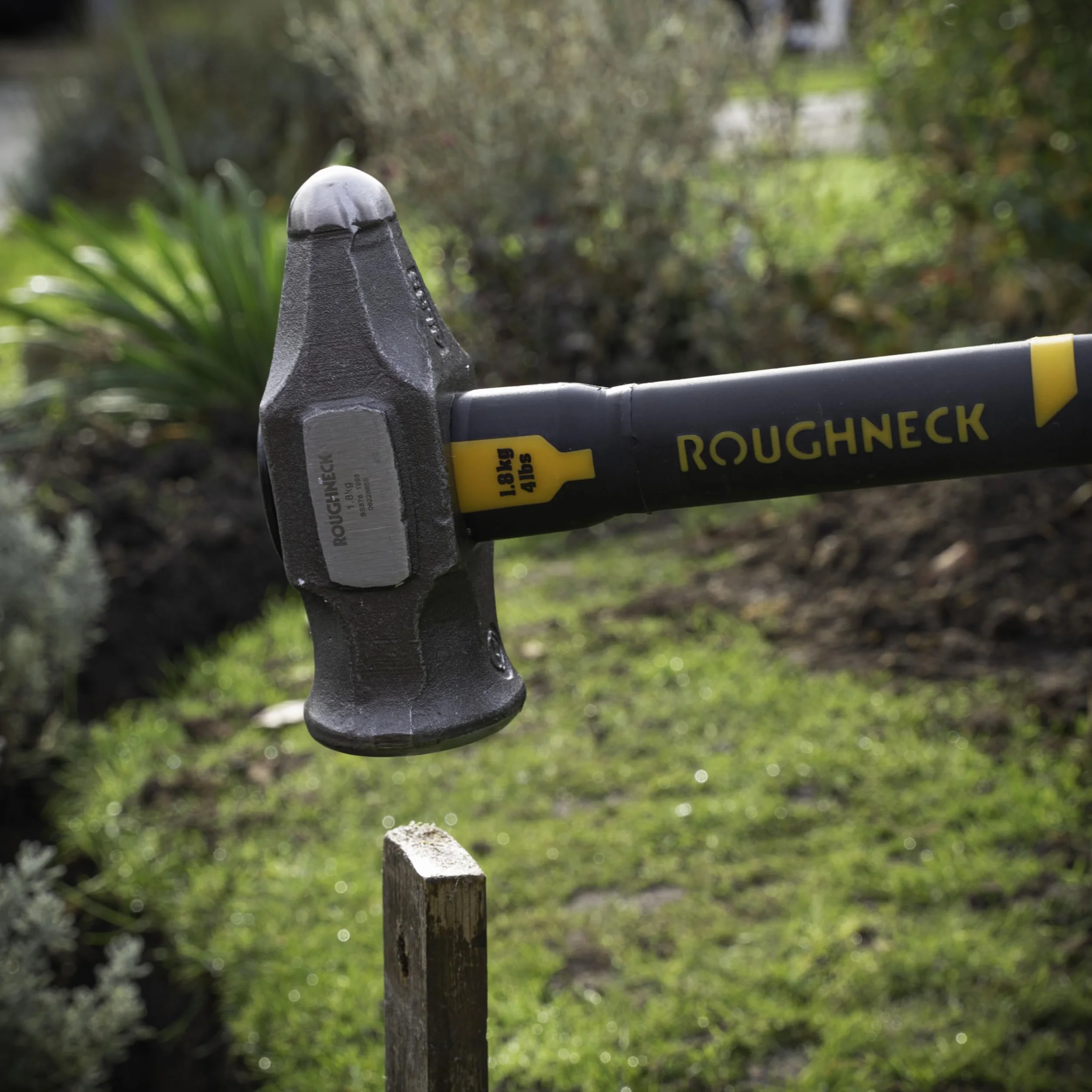 Roughneck Gorilla ROU65804 Mini młotek saneczkowy z włókna szklanego 1,8 kg z uchwytem kompresyjnym