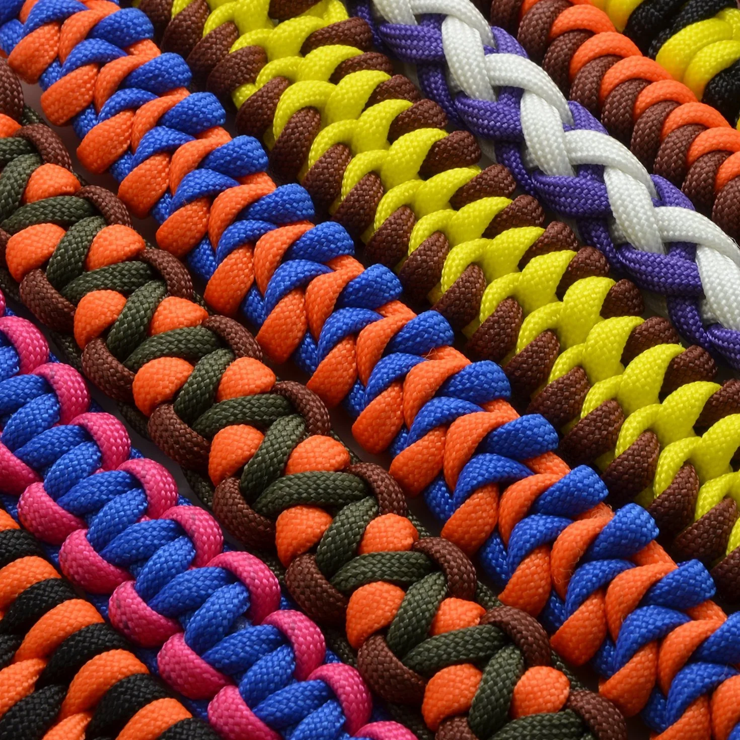 Ganzoo Paracord 550 linka nylonowa 15 m, kolor moro, do plecenia bransoletek i rekodziela DIY, do smyczy i obrozy, oplot uchwytow, wiazania na biwak