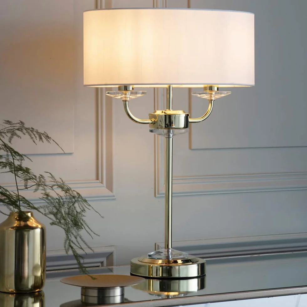 1570 mm podłoga i 540 mm pasujący zestaw lamp stołowych | Mosiądz, kryształ i vintage biały odcień Twin | Nowoczesny styl ładny salon salon sypialnia przy łóżku podwójne światło zestaw | Wolnostojący