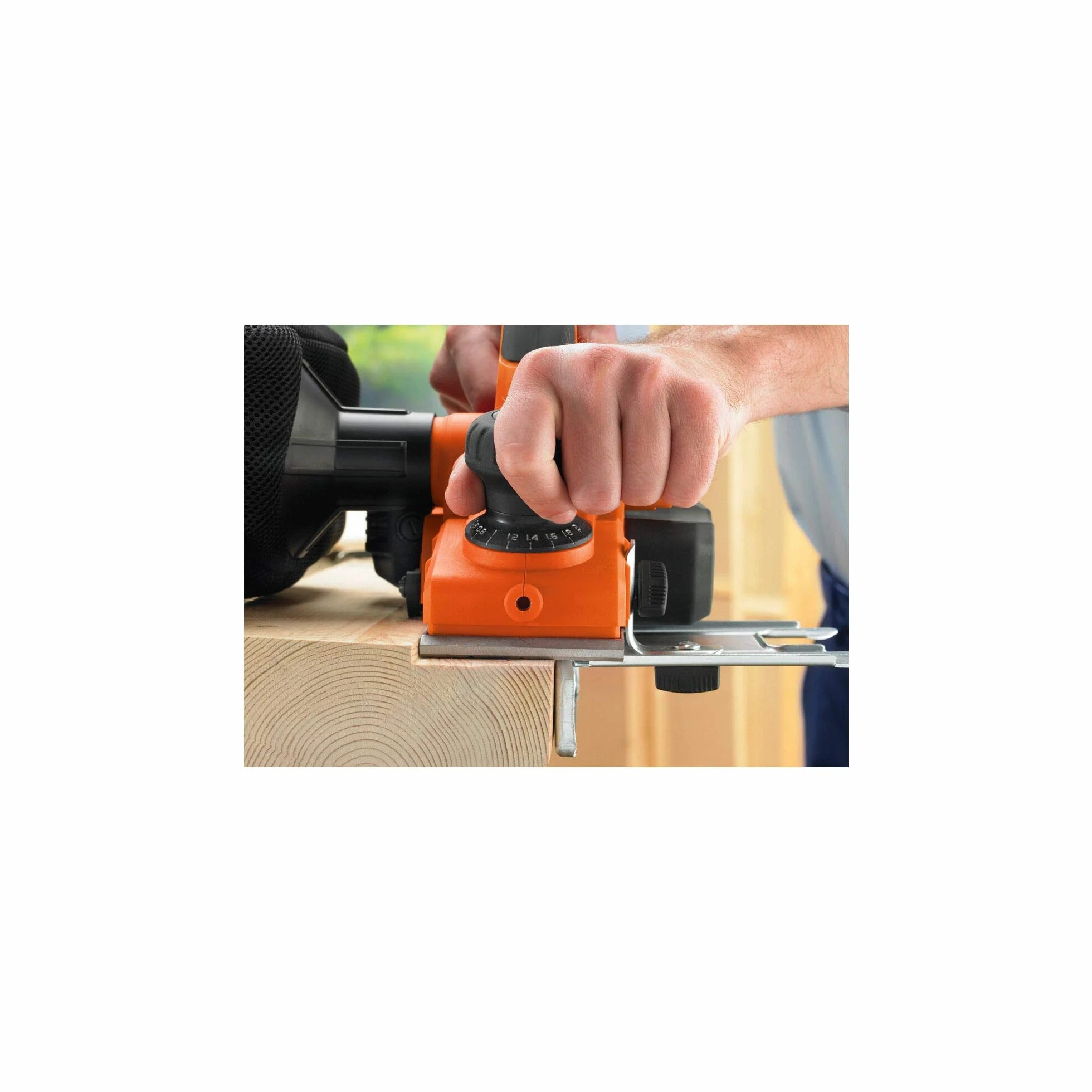 Black+Decker Strug (z akcesoriami, 750 W, odwracalny nóż z twardego metalu, regulowany wyrzut wiórów, worek na pył) KW750K