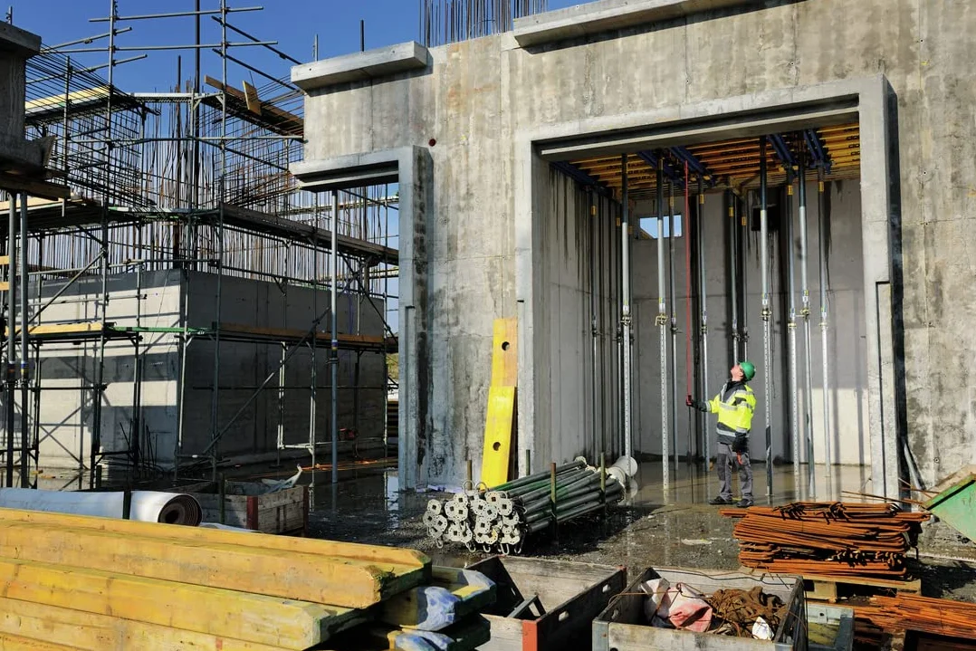 Hilti 2062050 PD-E Miernik lasera odległości (do 200 m, ze zintegrowanym wizją, dla unikalnego i ciągłego pomiaru z cyfrowym poziomem pęcherzyka i ekranu zewnętrznego, pomiary pamięci 30.