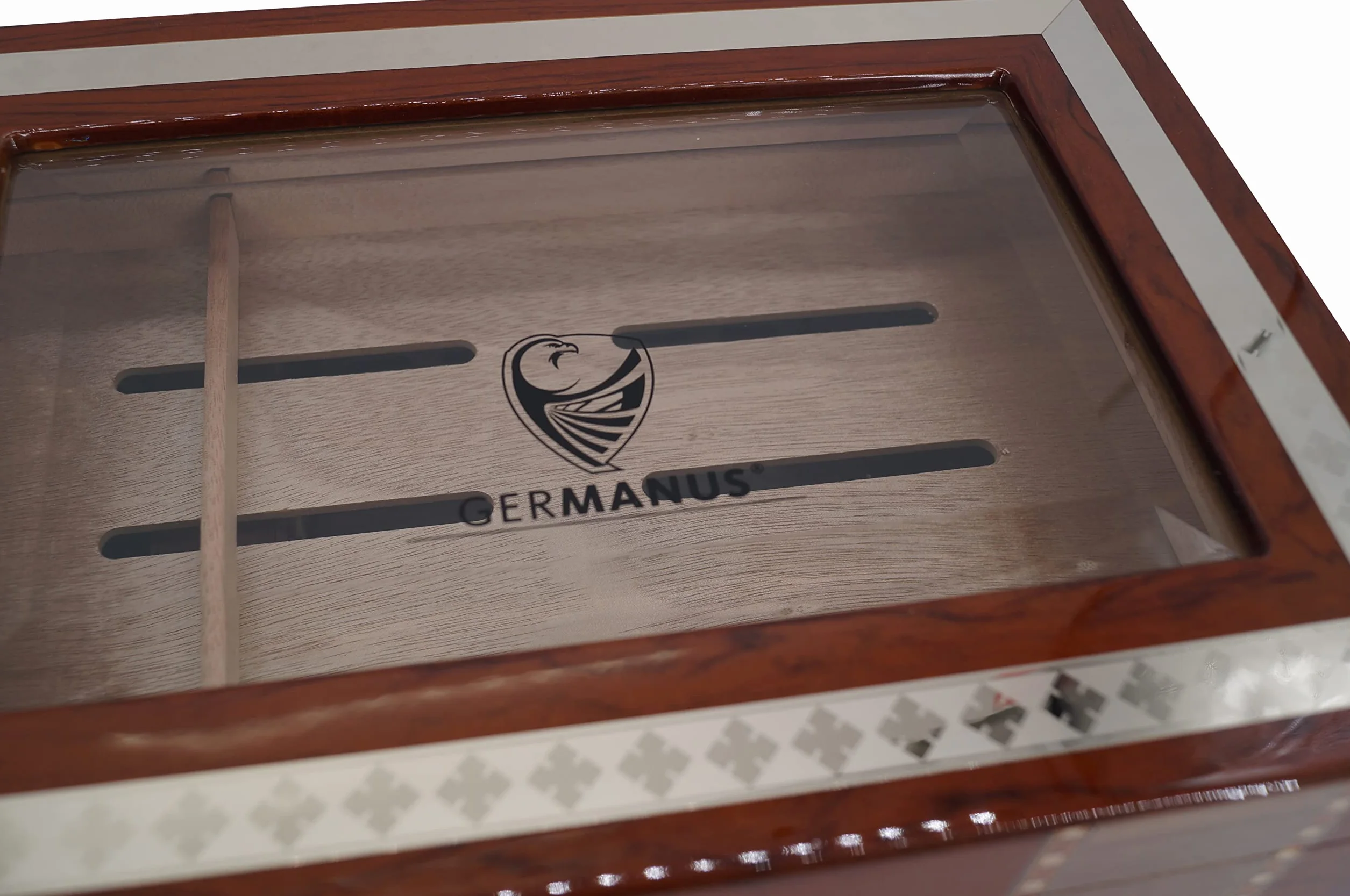 GERMANUS Humidor skrzynia z okienkiem, brązowa MVI