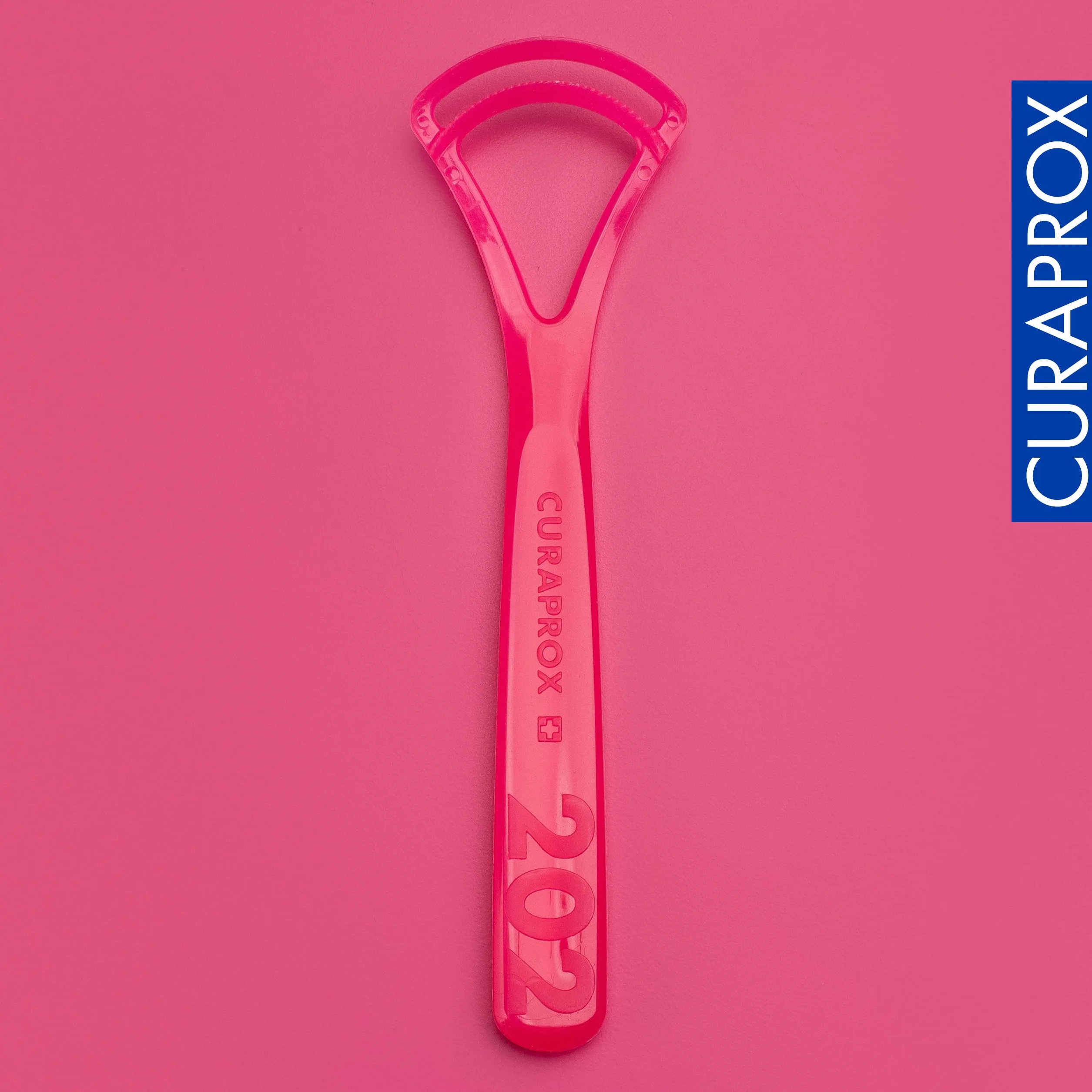 Curaprox Tongue Cleaner - Skrobak z jednym ostrzem do codziennego świeżego oddechu i higieny jamy ustnej/Losowy kolor, pojedyncze opakowanie/Made in Switzerland