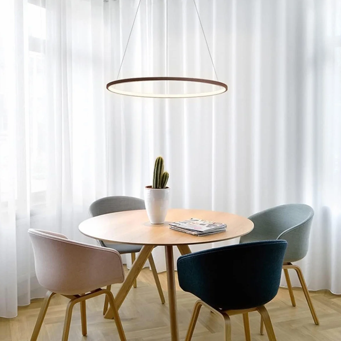 Bellastein LED Nowoczesne okrągłe oświetlenie wiszące z pilotem Lampa wisząca Regulowana wysokość Światło sufitowe Żyrandol do salonu Jadalnia Biuro (brązowy, L80cm)